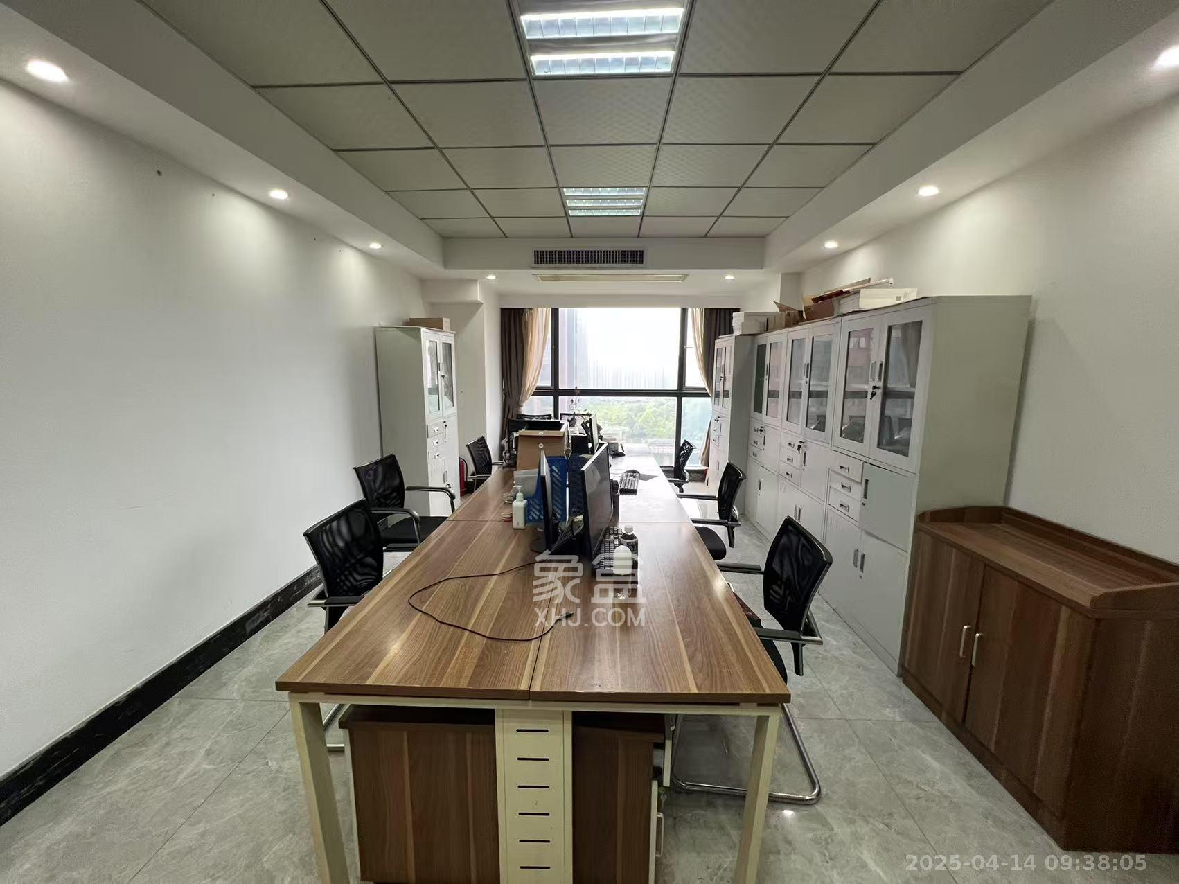 京武浪琴山一、二期 1室2厅2卫 4000.0元/月 京武浪琴山一、二期 1室2厅2卫 4000.0元/月室内图