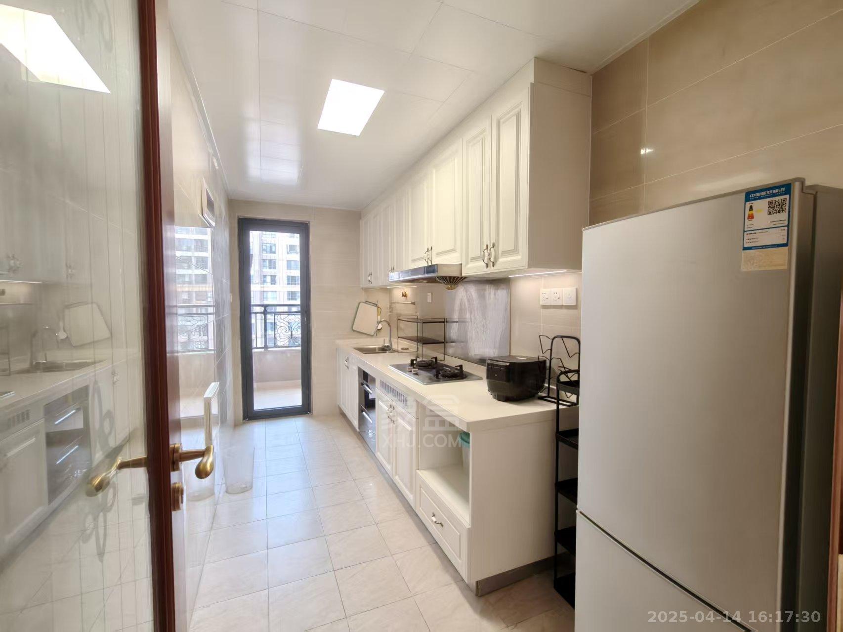 恒大华府 3室2厅2卫 2000.0元/月 恒大华府 3室2厅2卫 2000.0元/月室内图