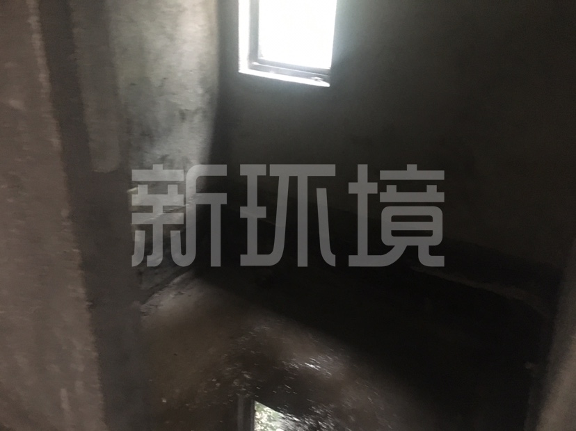 天门壹号  3室2厅2卫   68.00万客厅