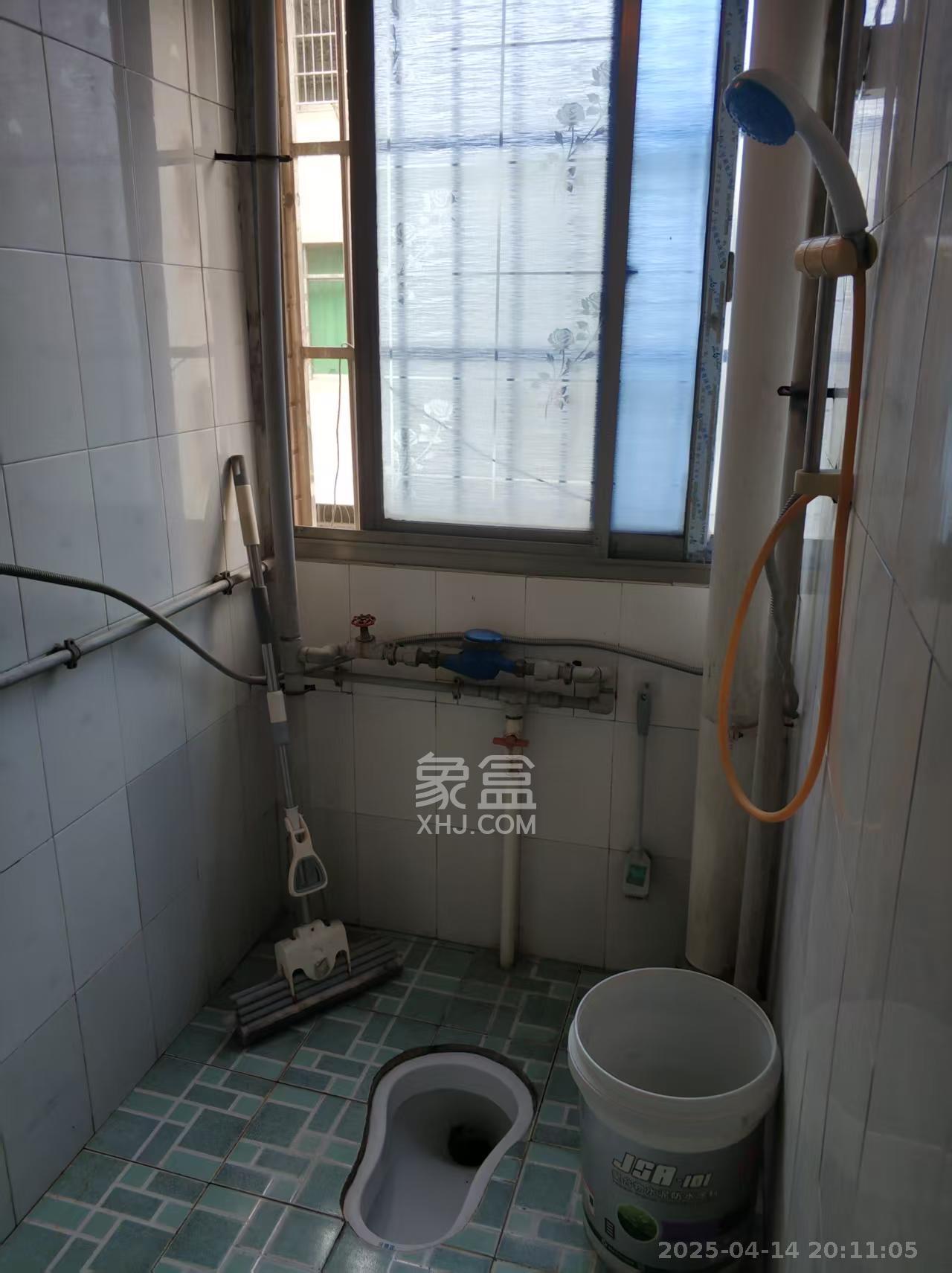 火炬村 3室2厅1卫 2200.0元/月 火炬村 3室2厅1卫 2200.0元/月室内图