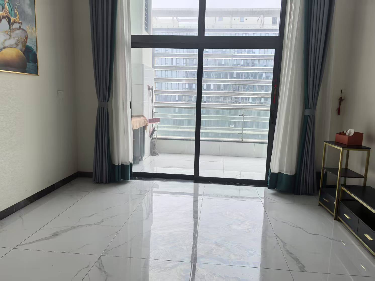 远大购物广场 1室0厅0卫 2100.0元/月 远大购物广场 1室0厅0卫 2100.0元/月室内图