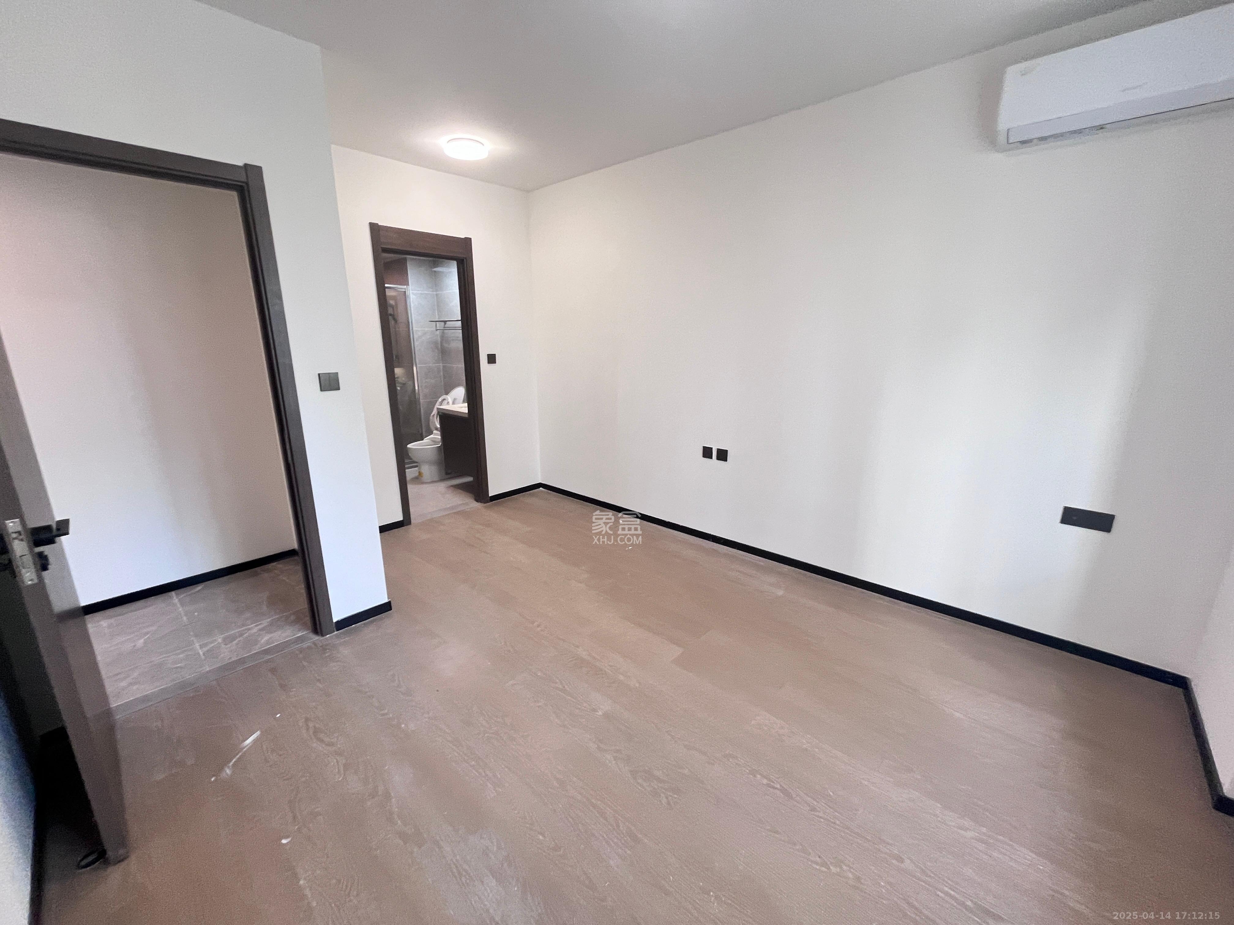 欣利梅溪左岸  3室2厅2卫    2800.0元/月室内图