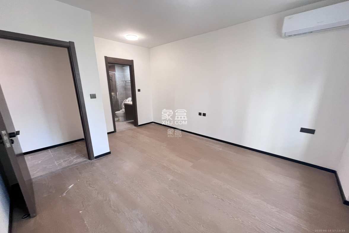 欣利梅溪左岸 3室2厅2卫 2800.0元/月 欣利梅溪左岸 3室2厅2卫 2800.0元/月室内图