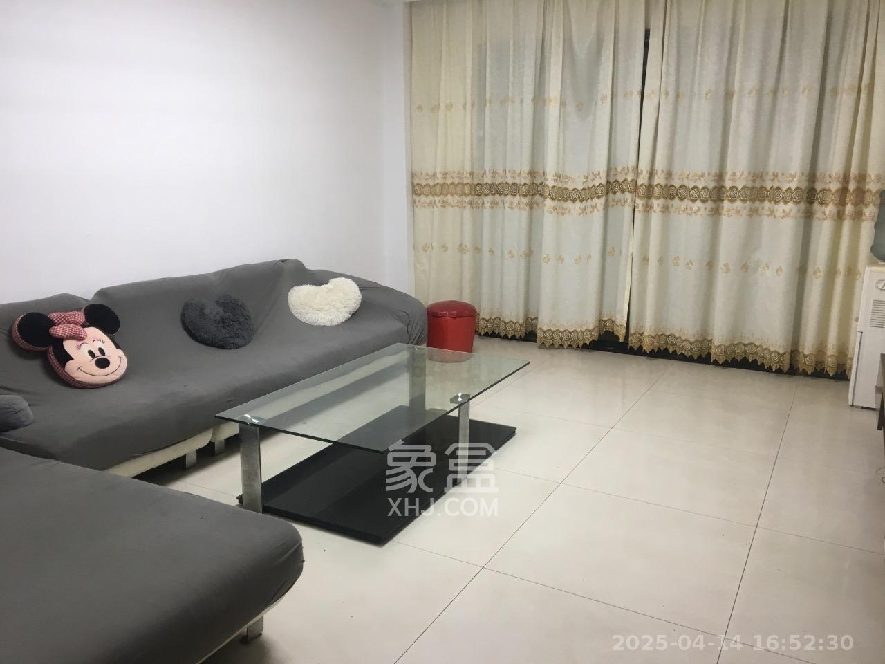 佳阳悦景馨都  3室2厅2卫   2700.00元/月室内图1