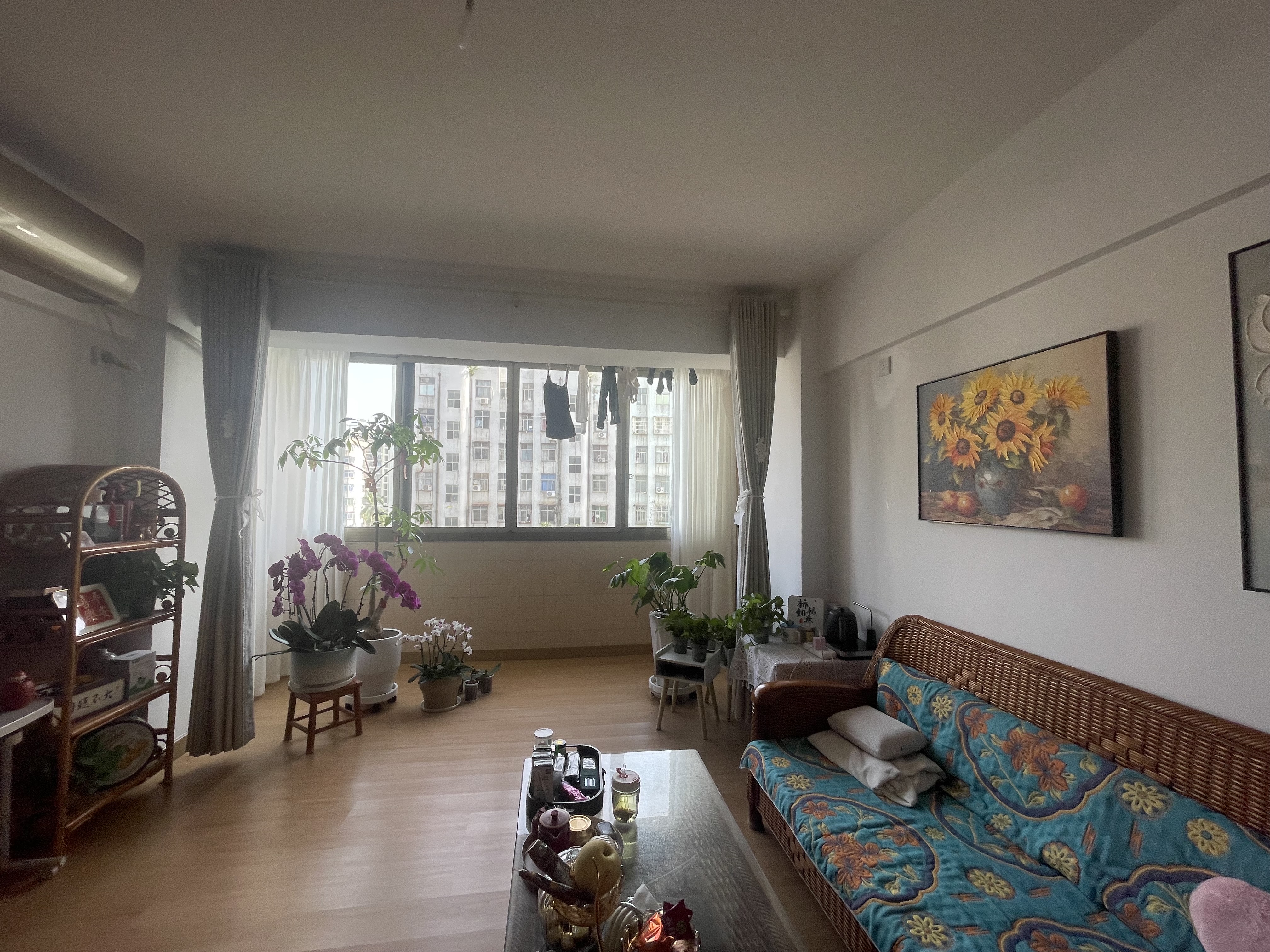 万恒城市花园 2室1厅1卫 116.0万 万恒城市花园 2室1厅1卫 116.0万客厅