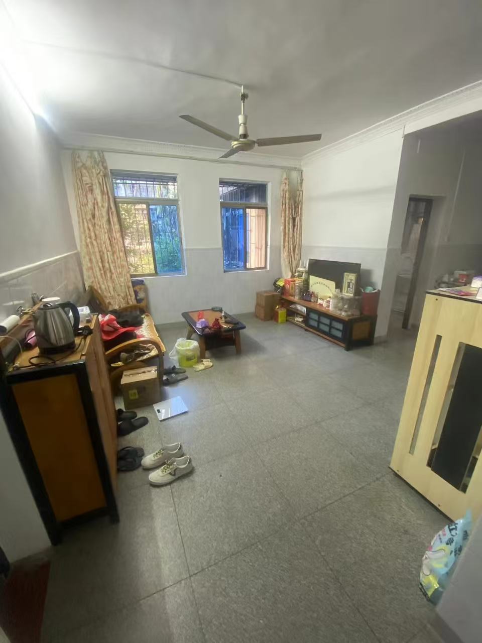 城建局宿舍 3室1厅1卫 115.0万 城建局宿舍 3室1厅1卫 115.0万客厅