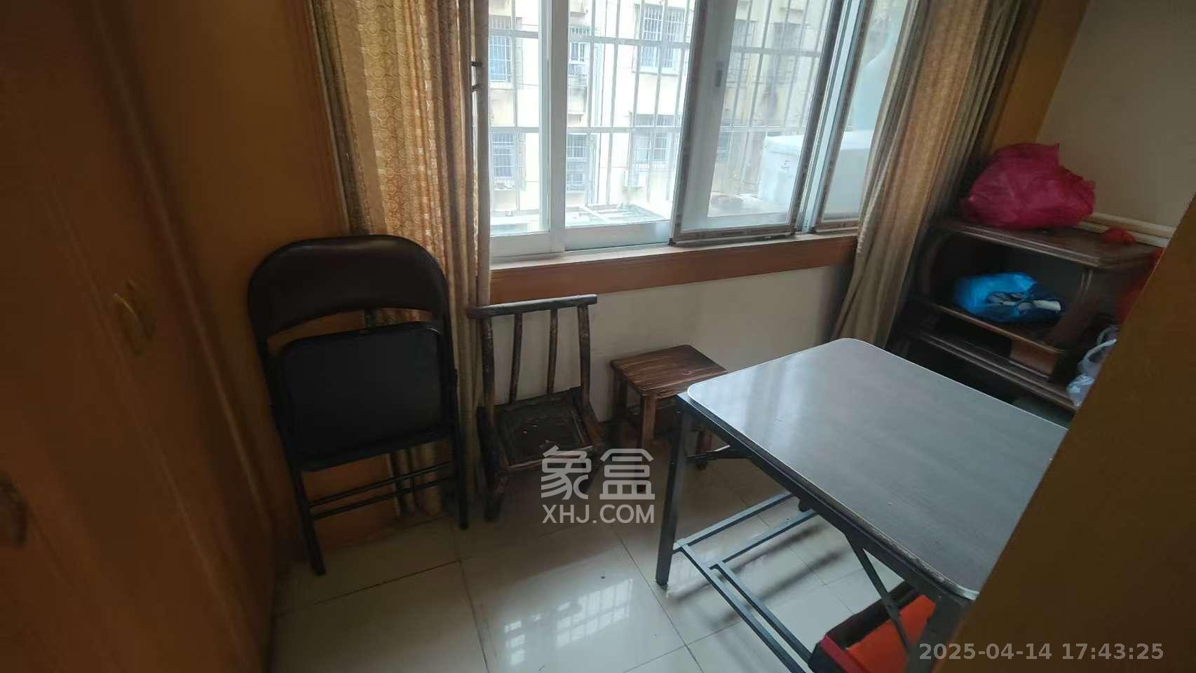 上碧湘街散盘 2室1厅1卫 1500.0元/月 上碧湘街散盘 2室1厅1卫 1500.0元/月室内图