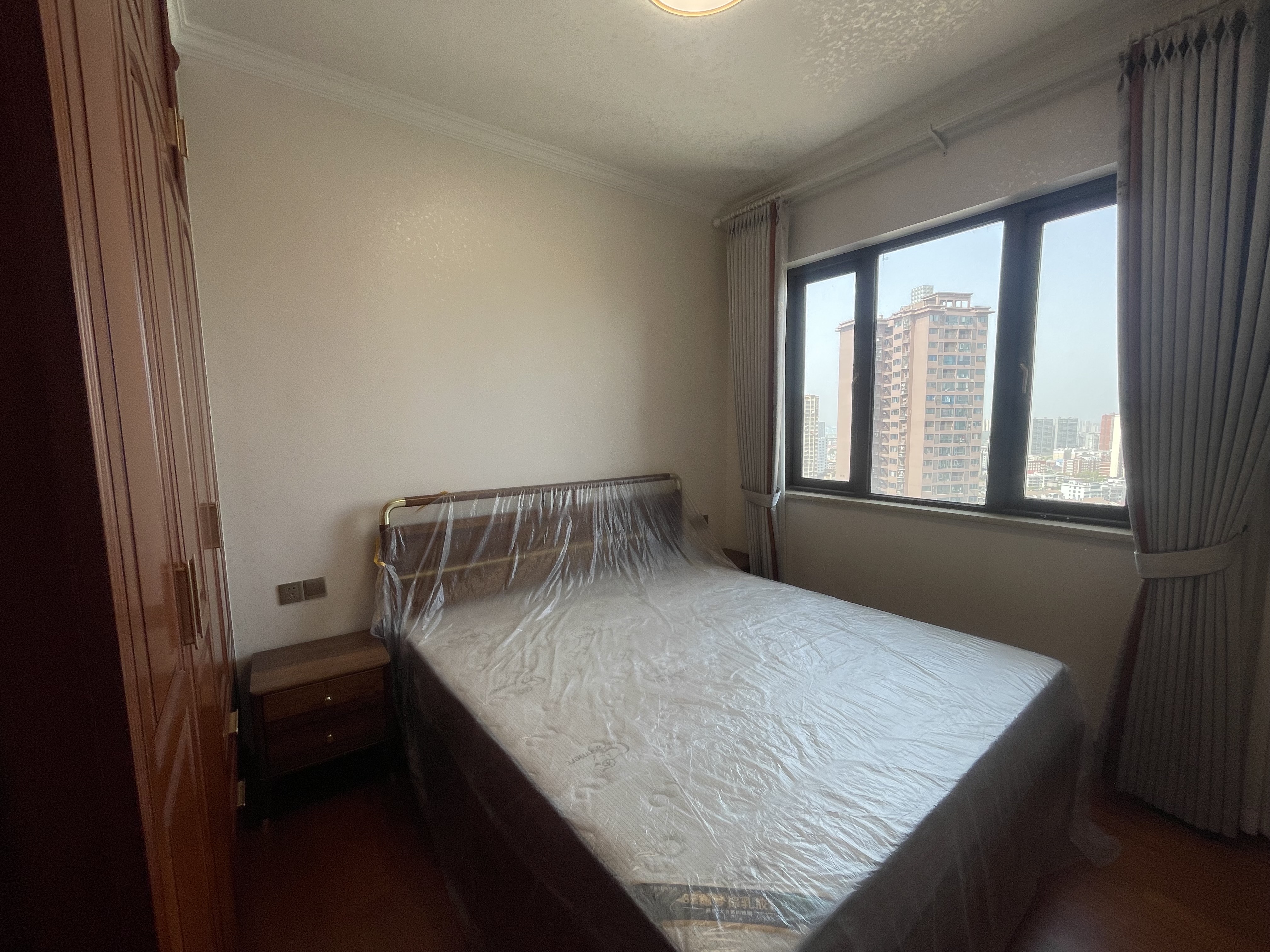 大同芙蓉二期(芙蓉广场) 3室2厅1卫 113.8万 大同芙蓉二期(芙蓉广场) 3室2厅1卫 113.8万客厅