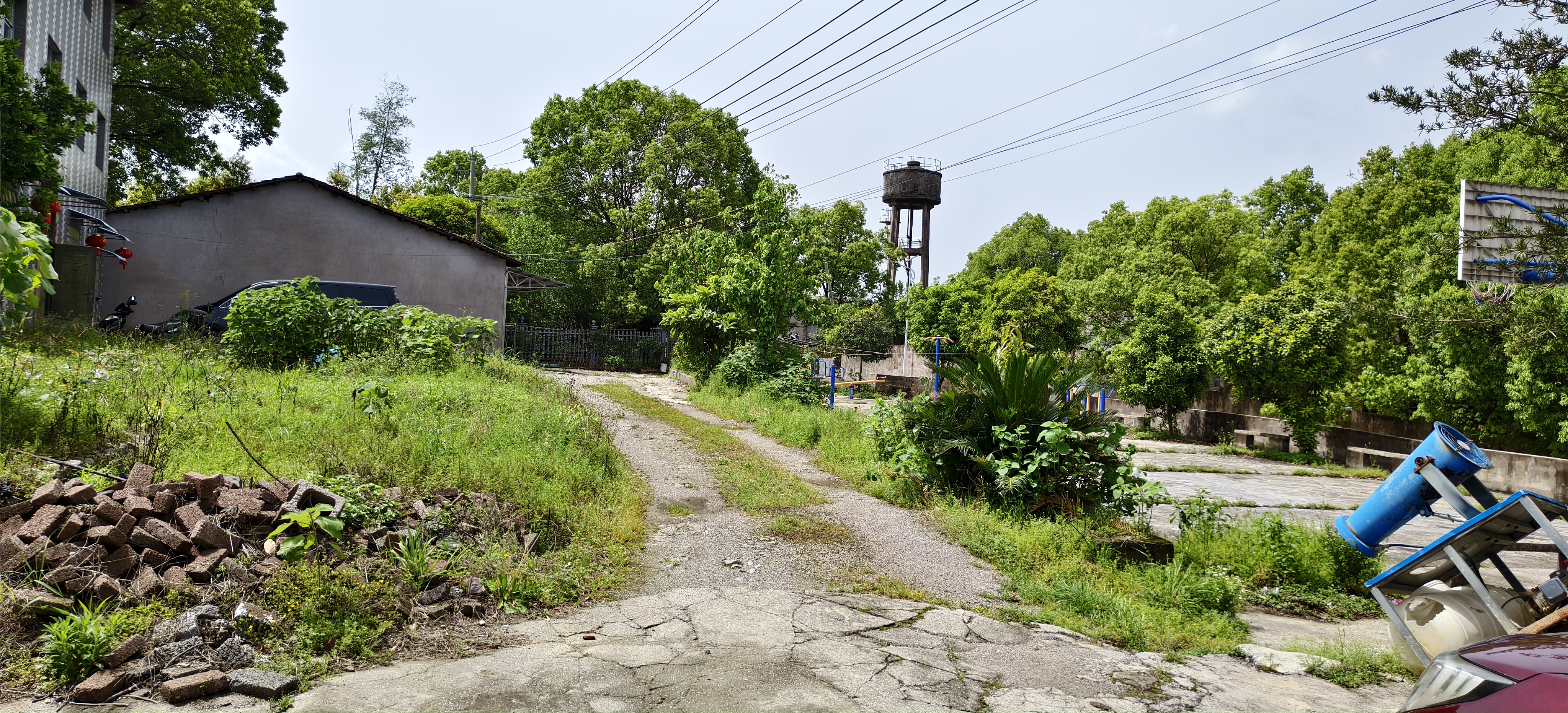 南庄坪散盘  10室4厅4卫   198.00万客厅