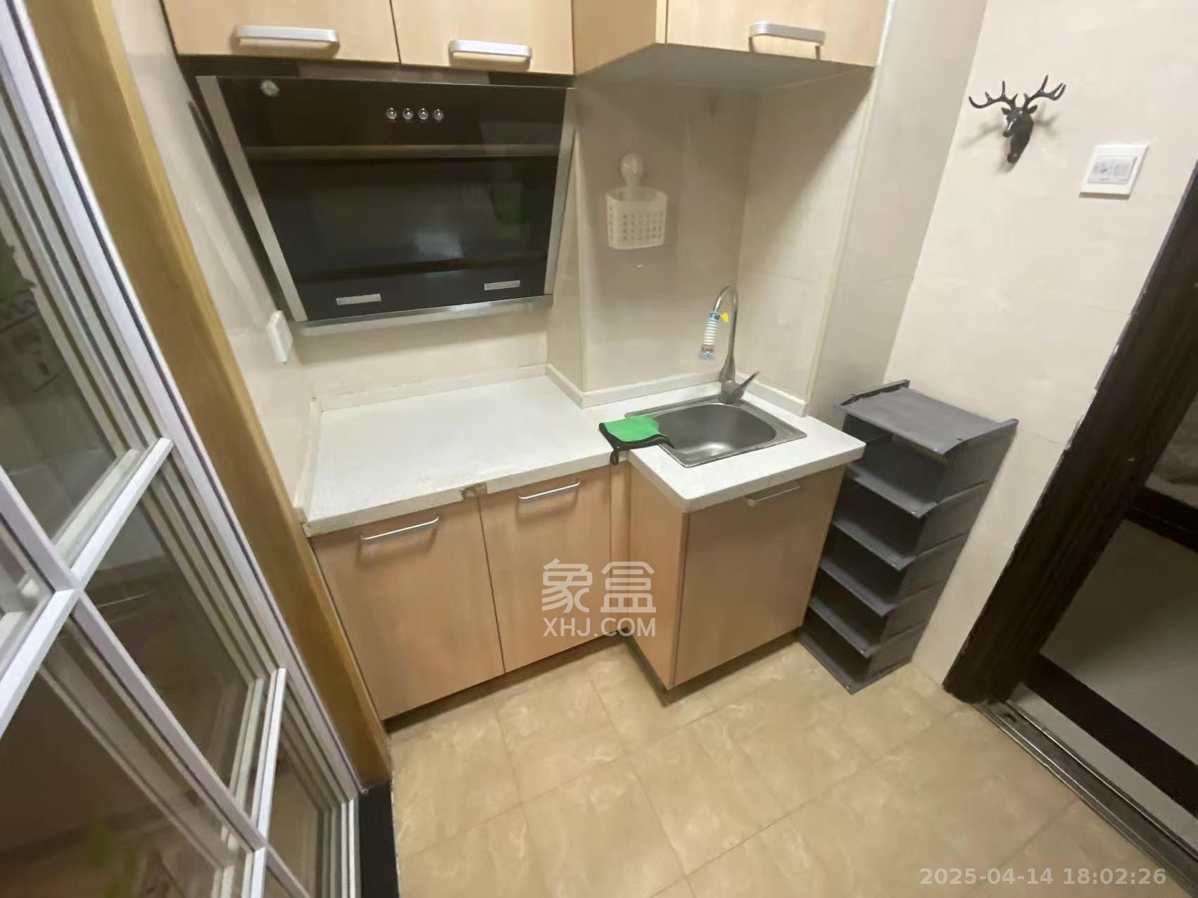 七彩丽都  1室1厅1卫   2000.00元/月室内图