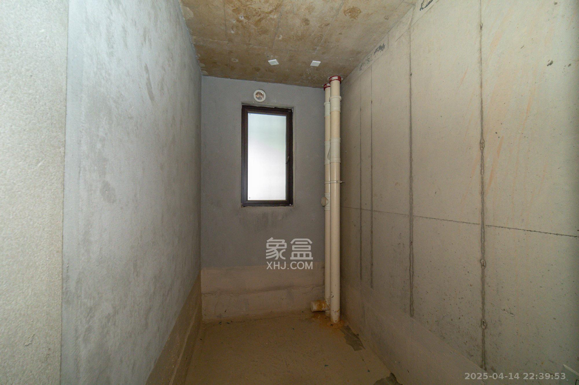 兴进珺府  3室2厅2卫    79.0万卫生间