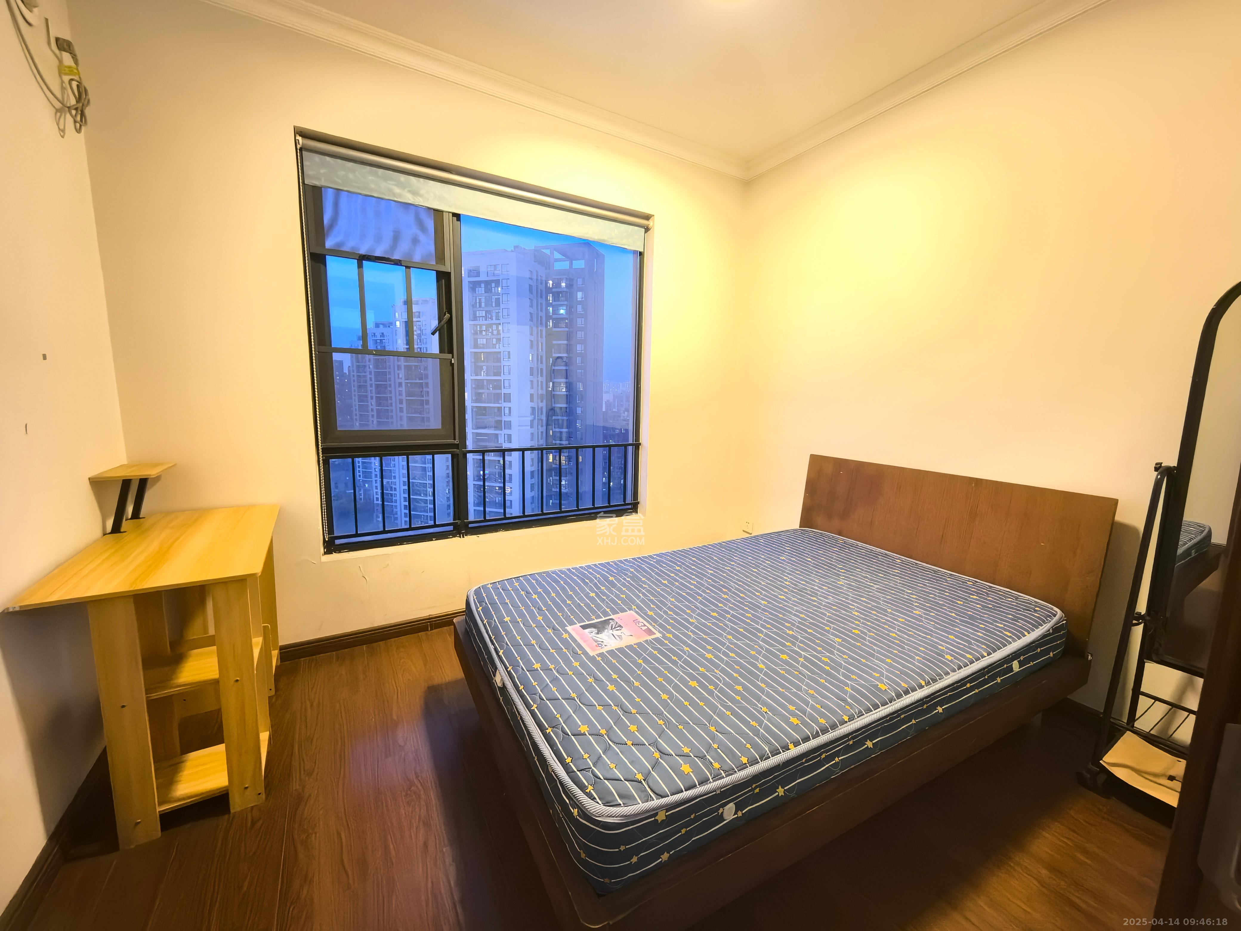 万科城 2室2厅1卫 2100.0元/月 万科城 2室2厅1卫 2100.0元/月室内图