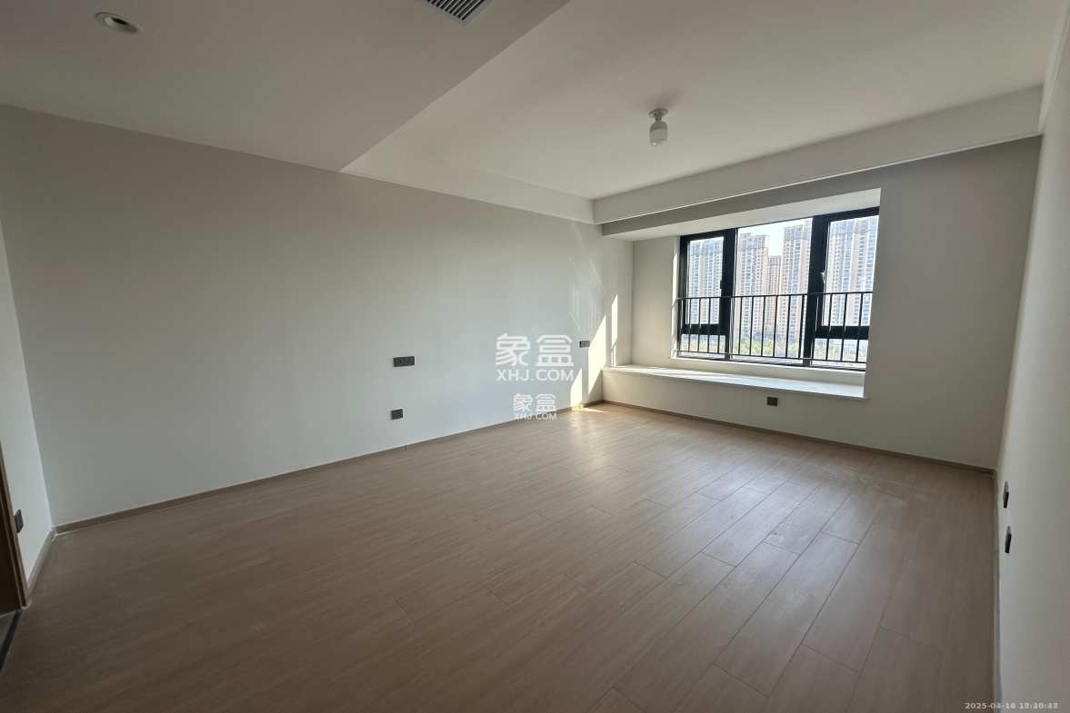 华润凯旋门一期 5室2厅2卫 5500.0元/月 华润凯旋门一期 5室2厅2卫 5500.0元/月室内图