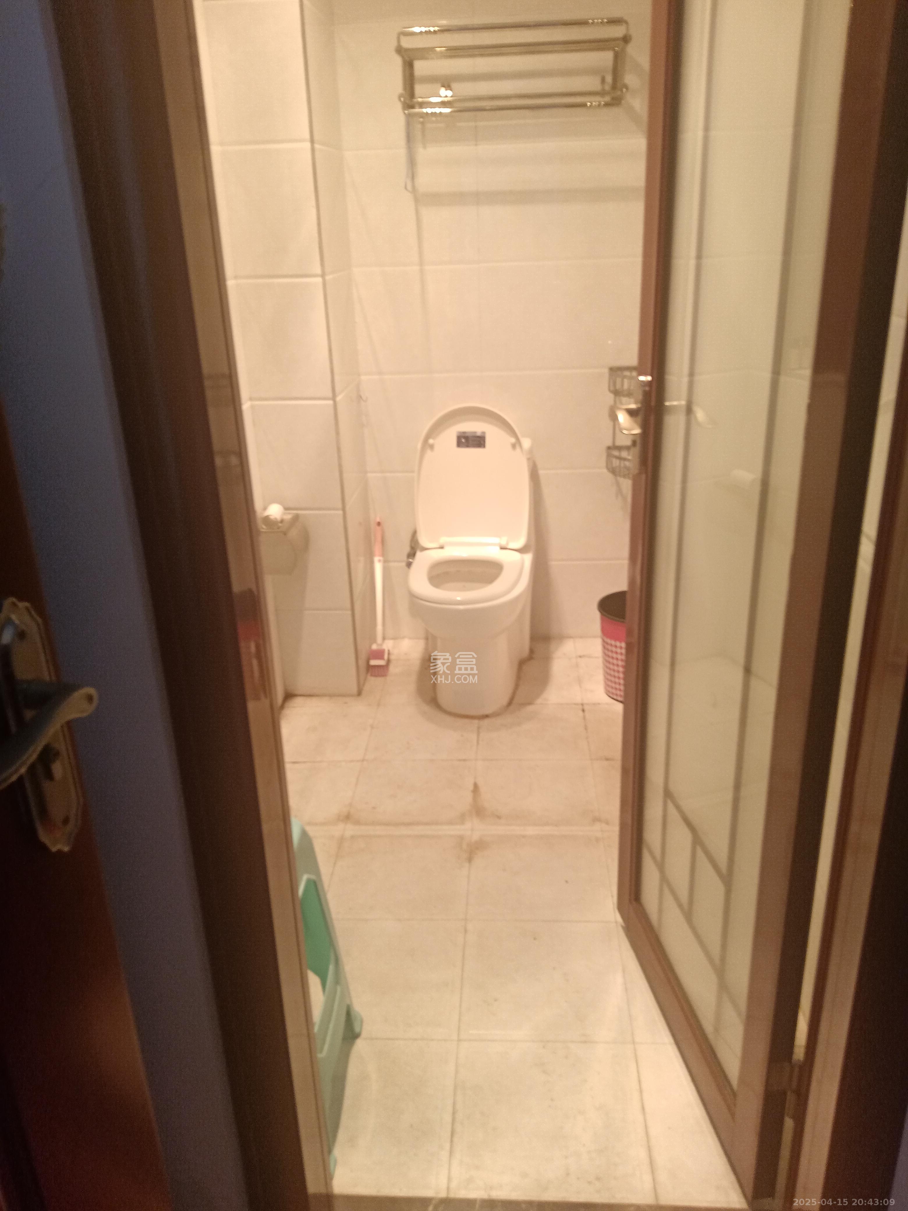 中南红领邦(红星嘉和苑) 3室1厅2卫 2400.0元/月 中南红领邦(红星嘉和苑) 3室1厅2卫 2400.0元/月室内图