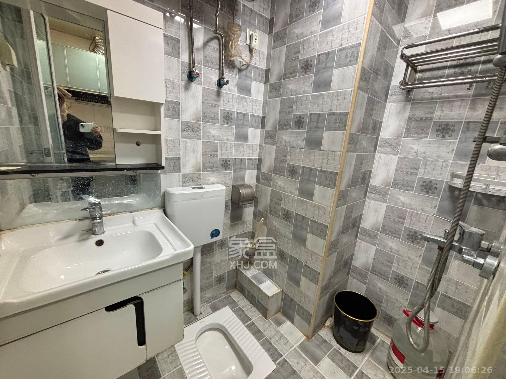 中建芙蓉嘉苑  1室1厅1卫    1050.0元/月 中建芙蓉嘉苑  1室1厅1卫    1050.0元/月室内图