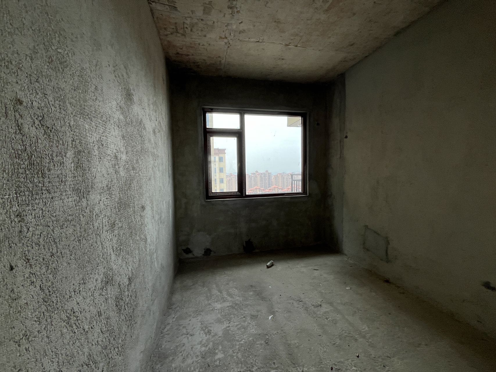 石化大院  4室2厅2卫    80.0万 石化大院  4室2厅2卫    80.0万客厅