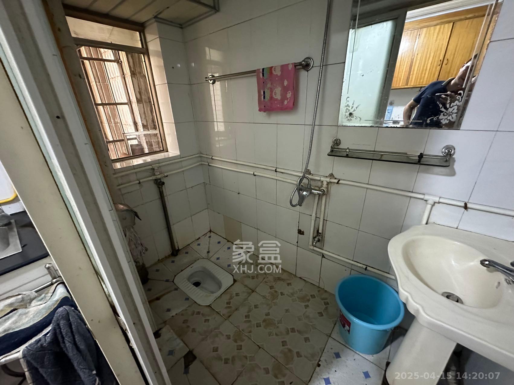 通泰街商居楼 3室2厅1卫 2000.0元/月 通泰街商居楼 3室2厅1卫 2000.0元/月室内图