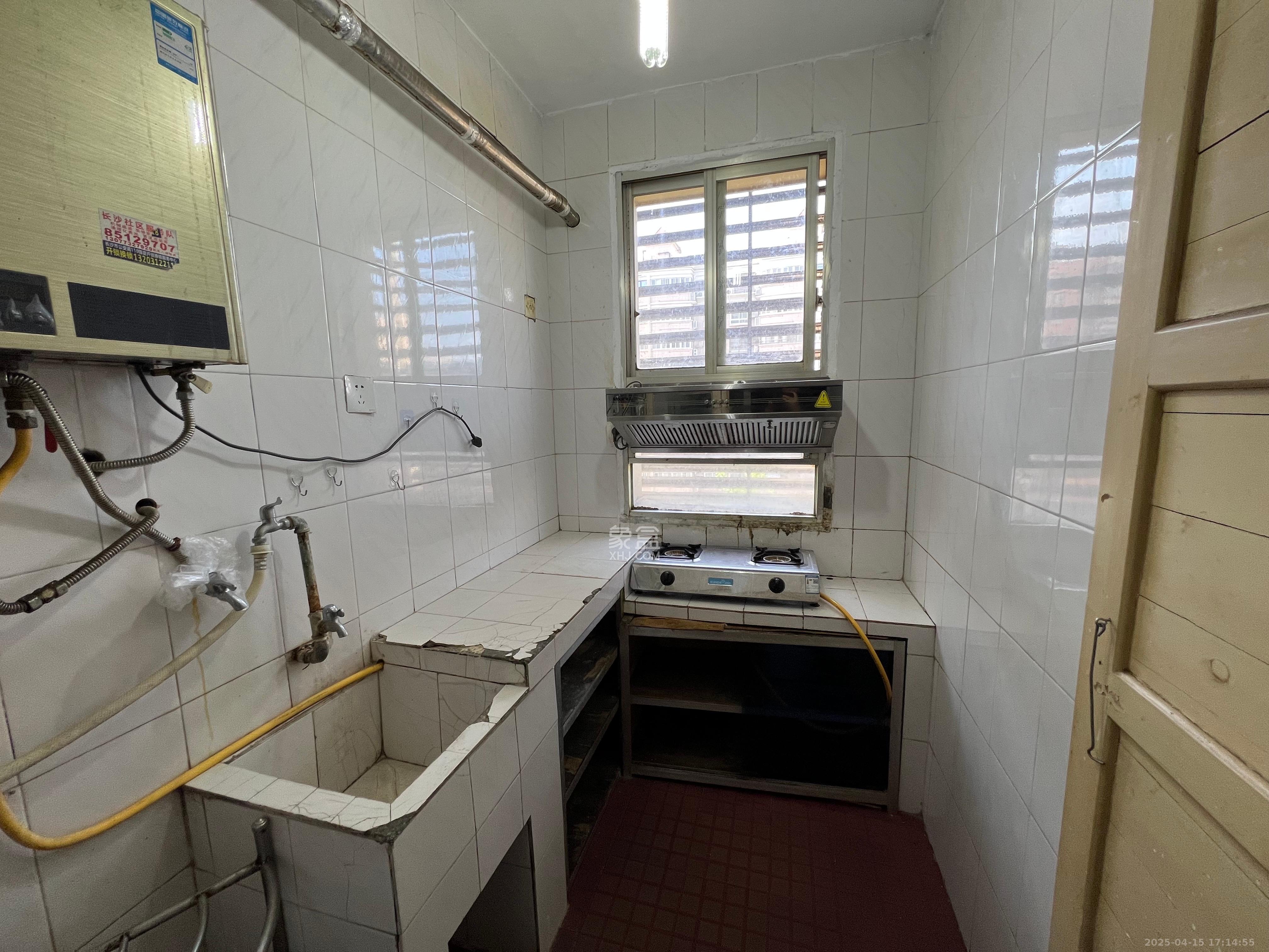 古堆山巷住宅区南湖路宿舍329号 3室1厅1卫 1500.0元/月 古堆山巷住宅区南湖路宿舍329号 3室1厅1卫 1500.0元/月室内图