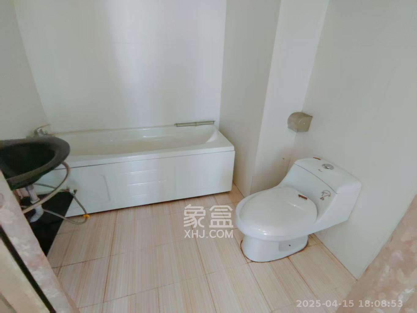 阳光100二期  1室0厅0卫   2400.00元/月室内图
