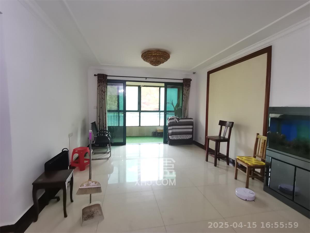 恒大城  1室2厅1卫    2100.0元/月 恒大城  1室2厅1卫    2100.0元/月室内图