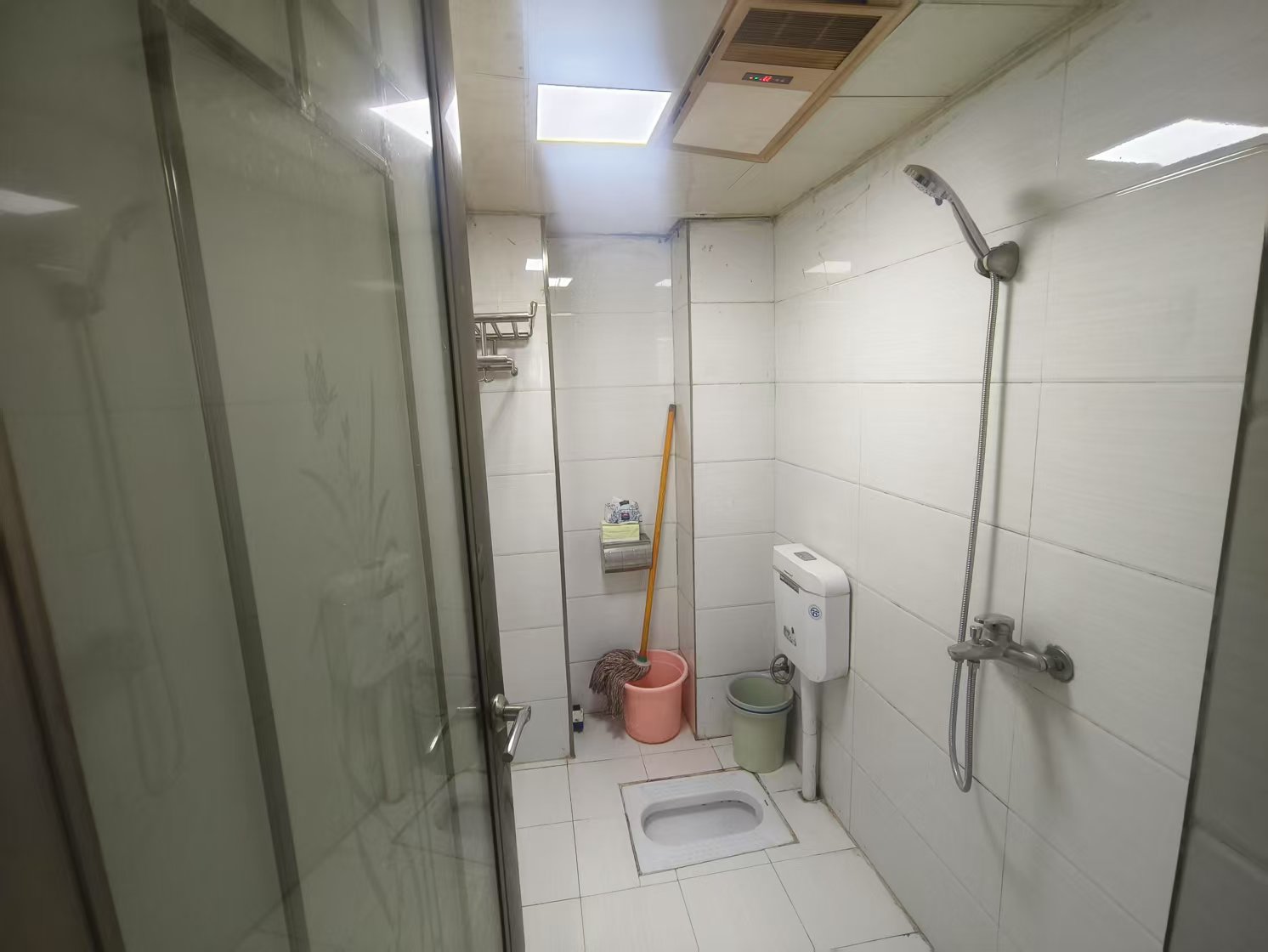 鹏利广场 1室1厅1卫 1300.0元/月 鹏利广场 1室1厅1卫 1300.0元/月室内图