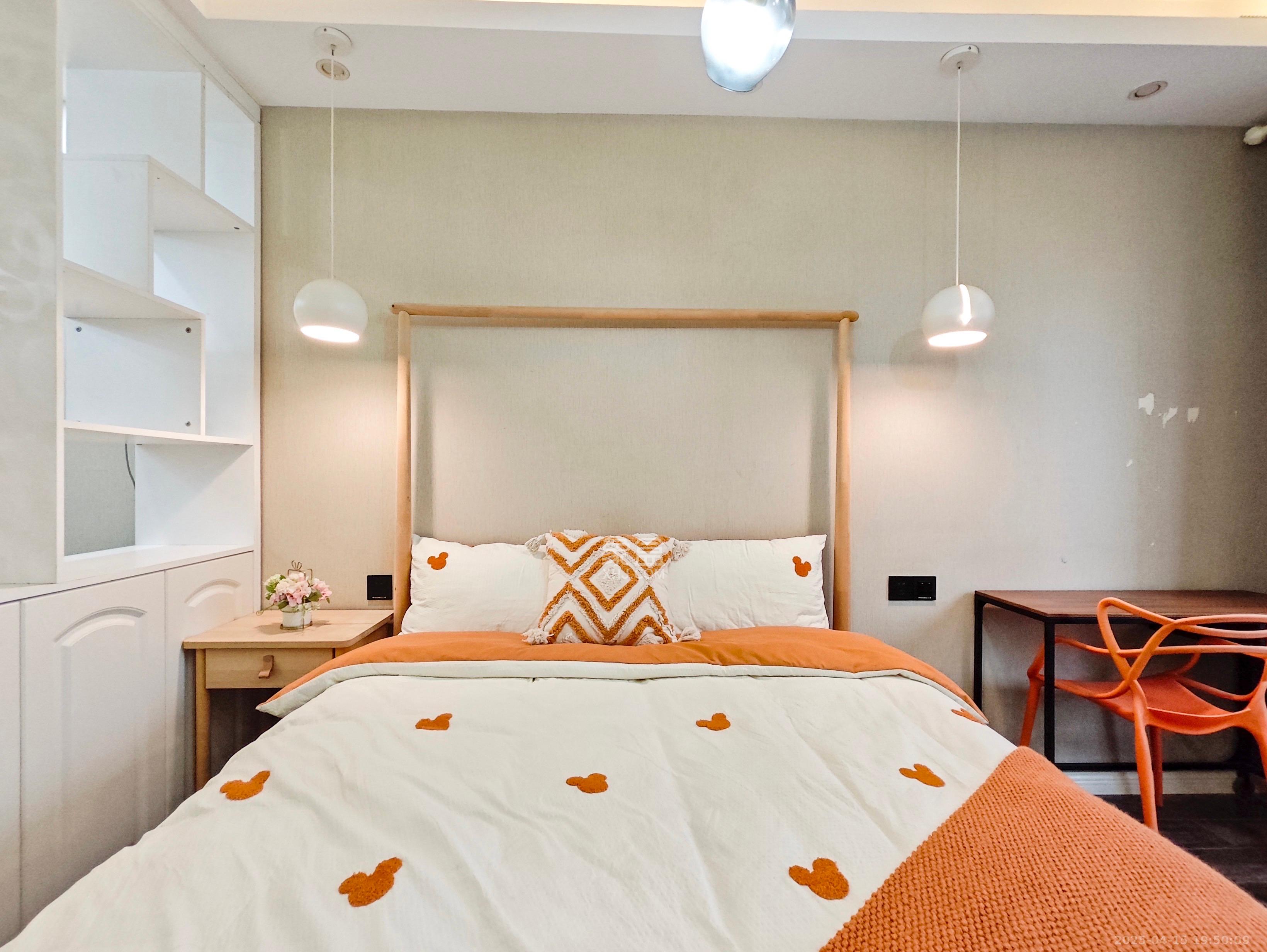 地质家园一、二期(地泰人民公馆) 1室1厅1卫 2500.0元/月 地质家园一、二期(地泰人民公馆) 1室1厅1卫 2500.0元/月室内图