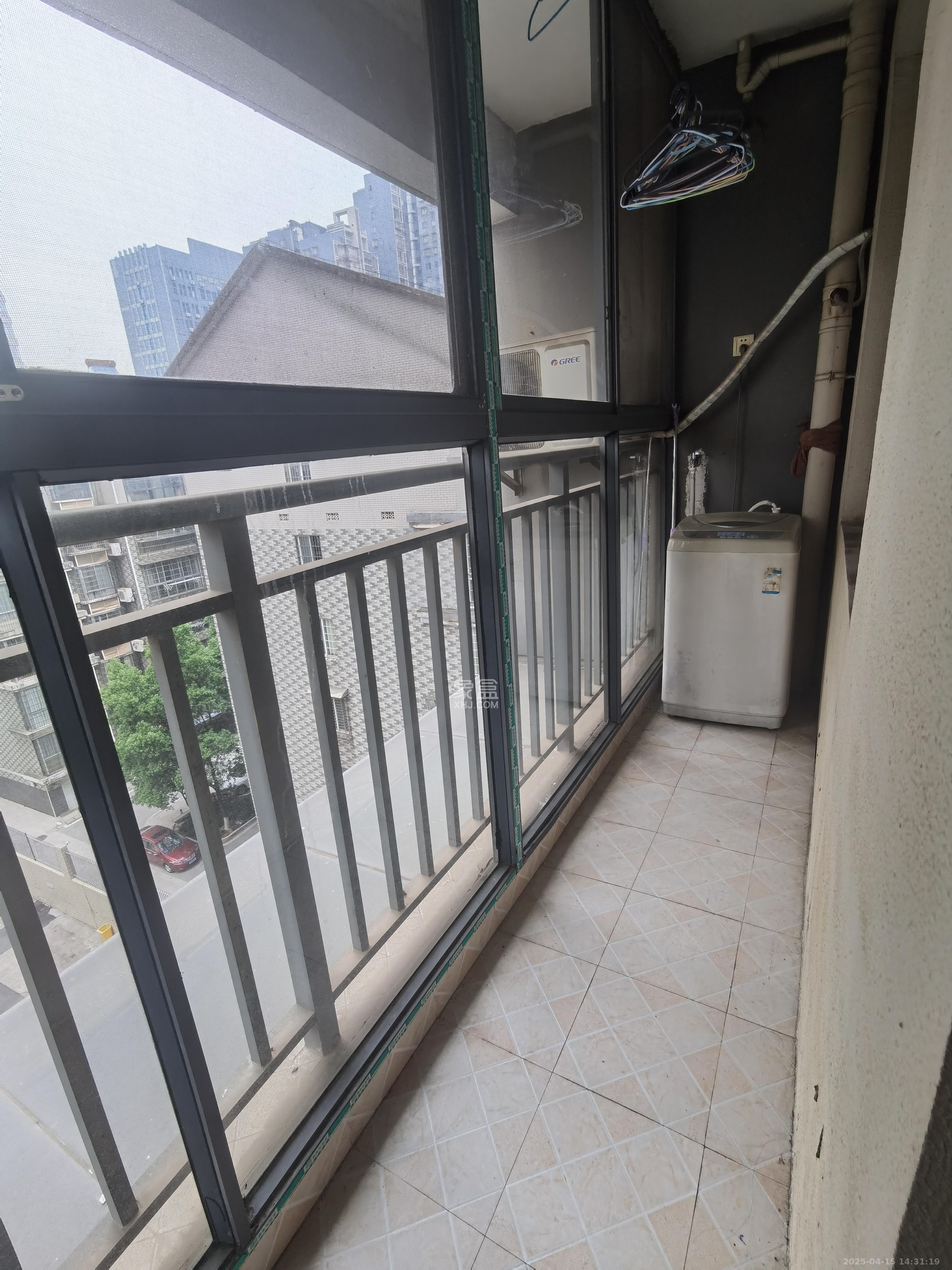 晶都公馆  3室2厅2卫   1600.00元/月室内图