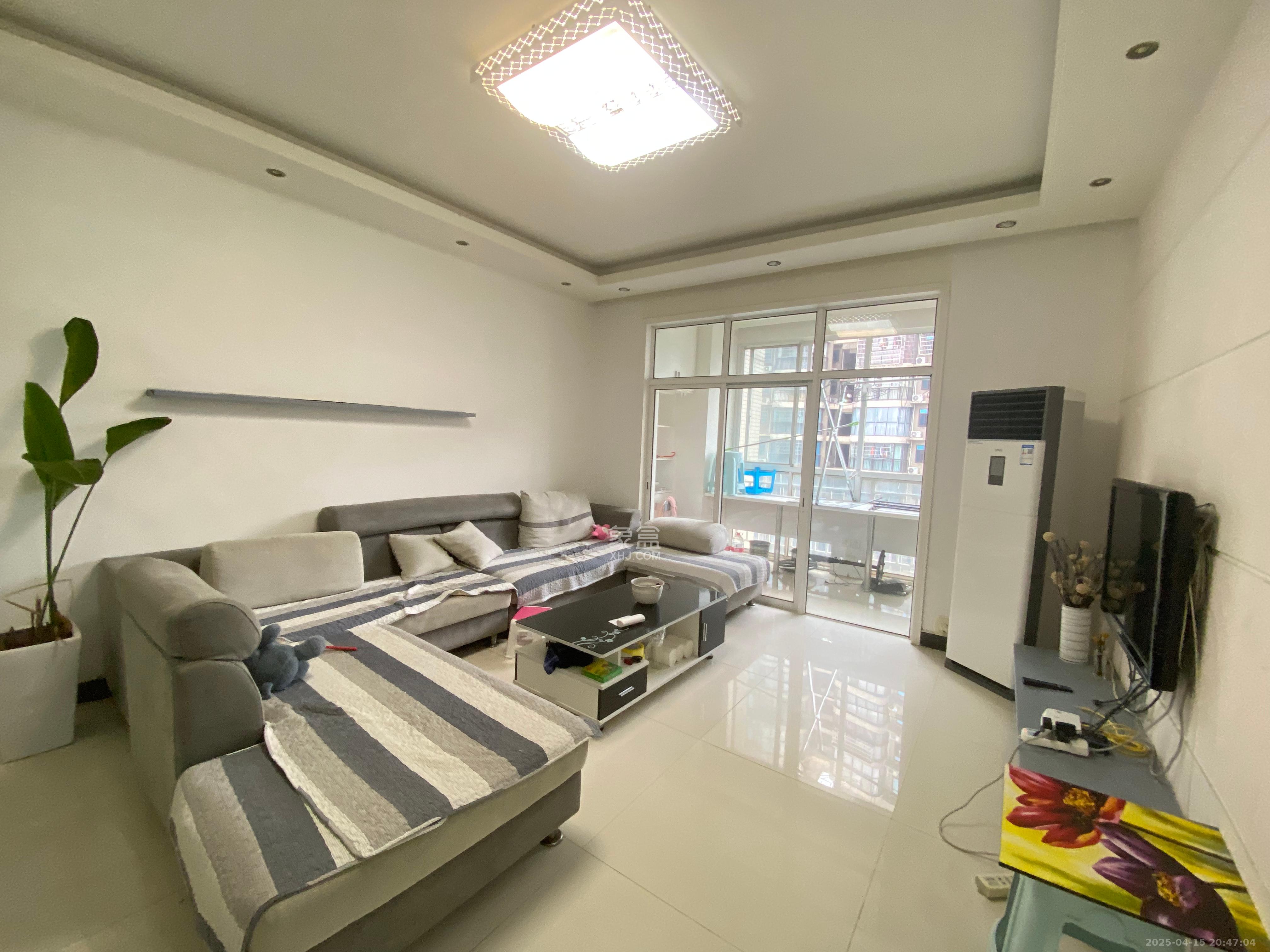 麓山枫情 2室2厅1卫 2400.0元/月 麓山枫情 2室2厅1卫 2400.0元/月室内图