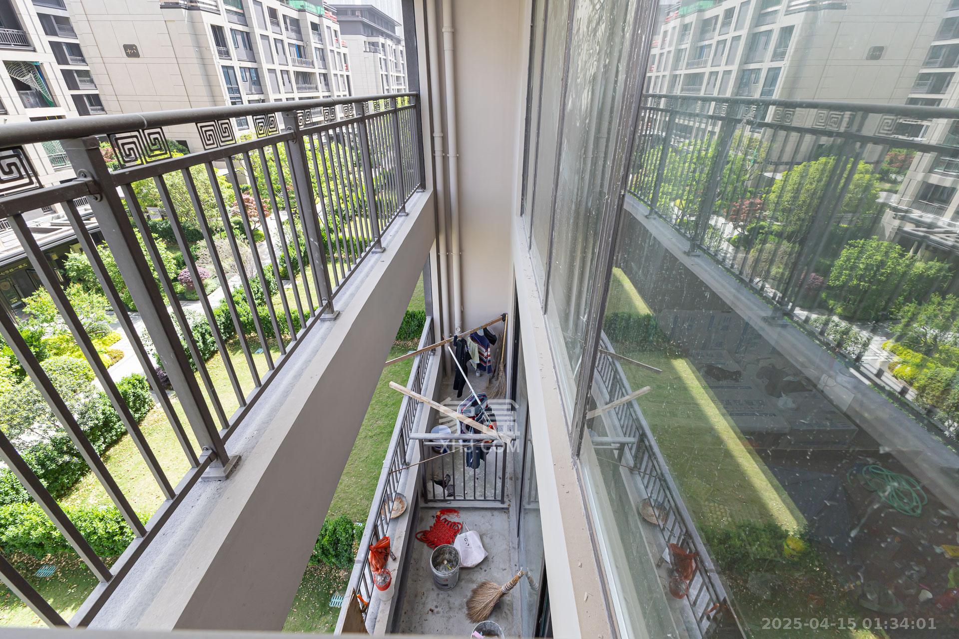 时代建发和著  6室2厅3卫   338.00万阳台