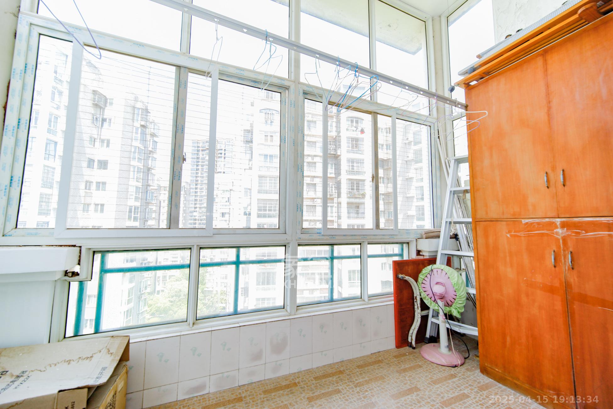 中建桂苑  3室2厅1卫   82.00万阳台