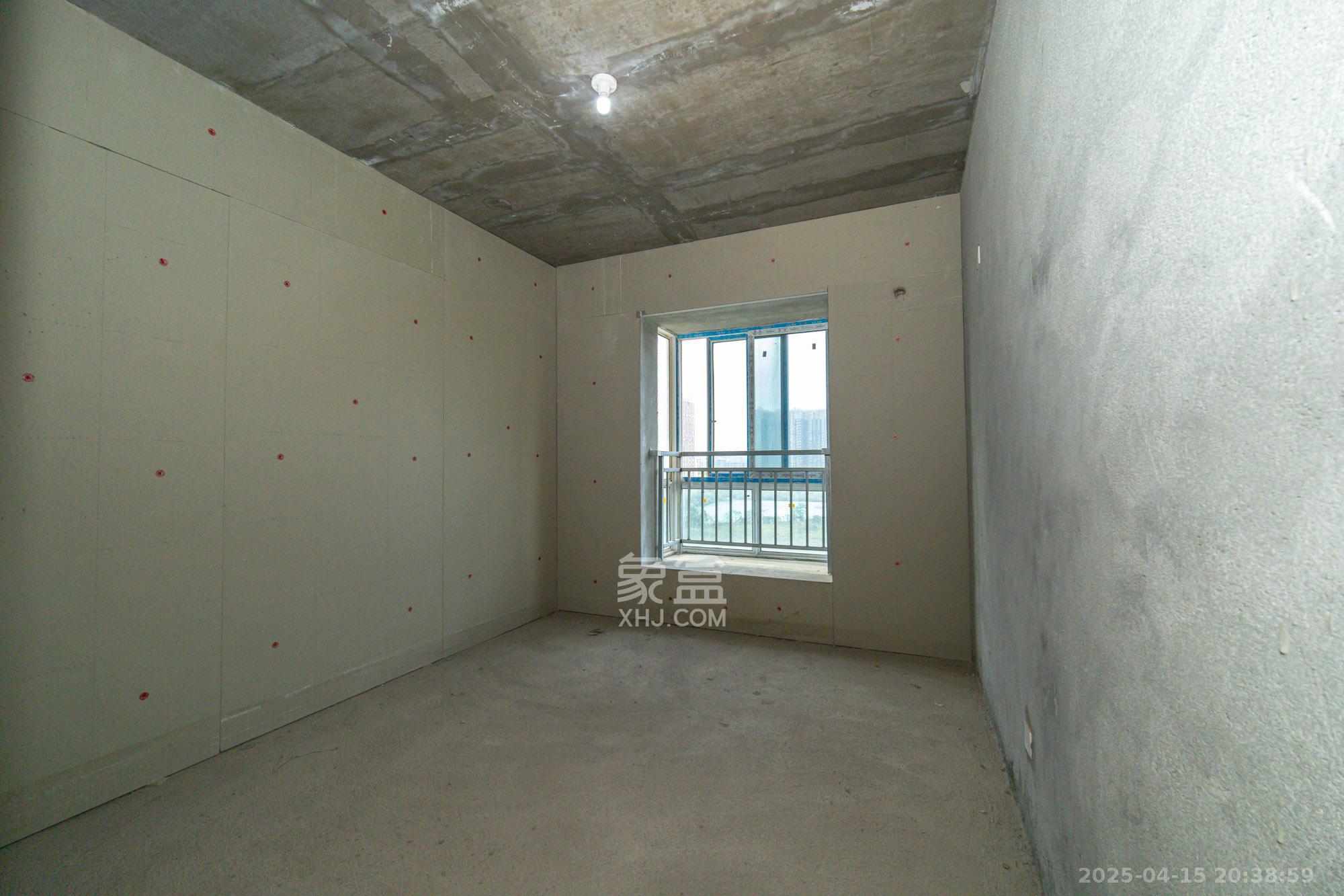 楚天世纪城西苑 3室2厅2卫 85.0万 楚天世纪城西苑 3室2厅2卫 85.0万卧室