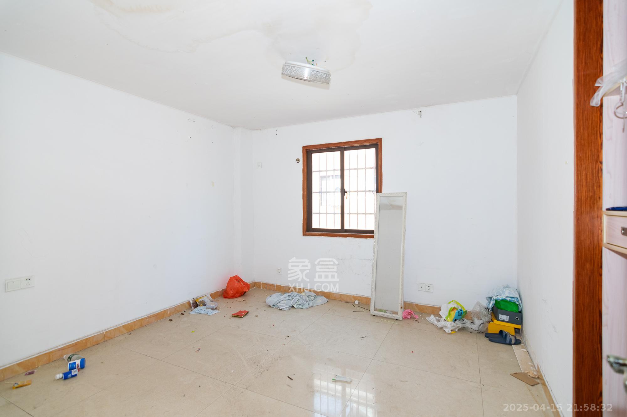 高星物流园  3室2厅3卫    65.0万卧室