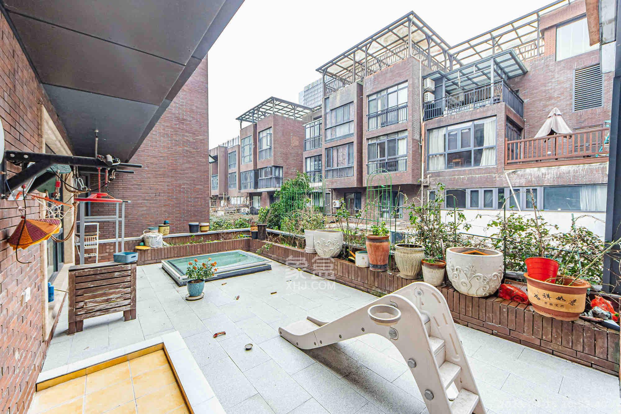 万科城 6室2厅3卫 8000.0元/月 万科城 6室2厅3卫 8000.0元/月室内图