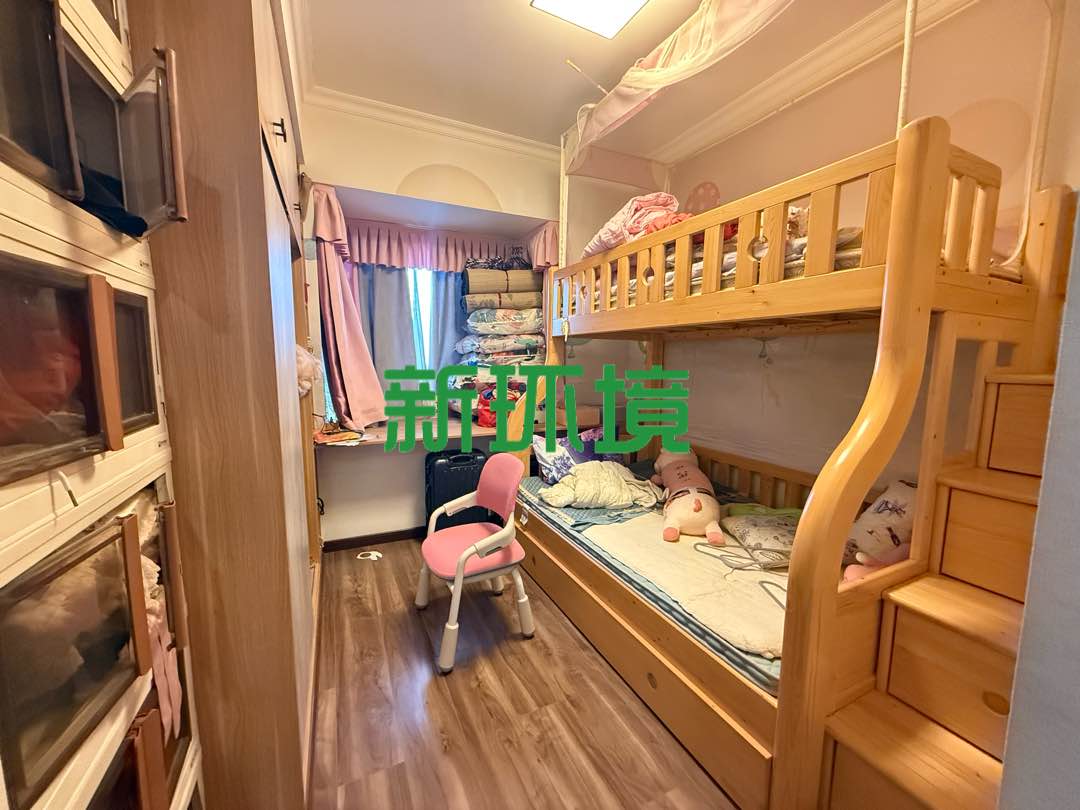 欣业苑  1室0厅0卫   76.80万客厅