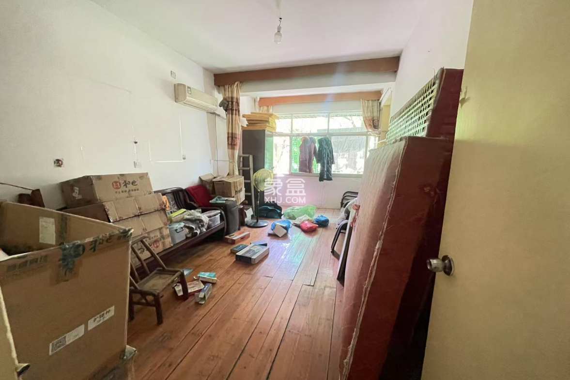 泰山路散盘 3室2厅2卫 39.8万 泰山路散盘 3室2厅2卫 39.8万室内图