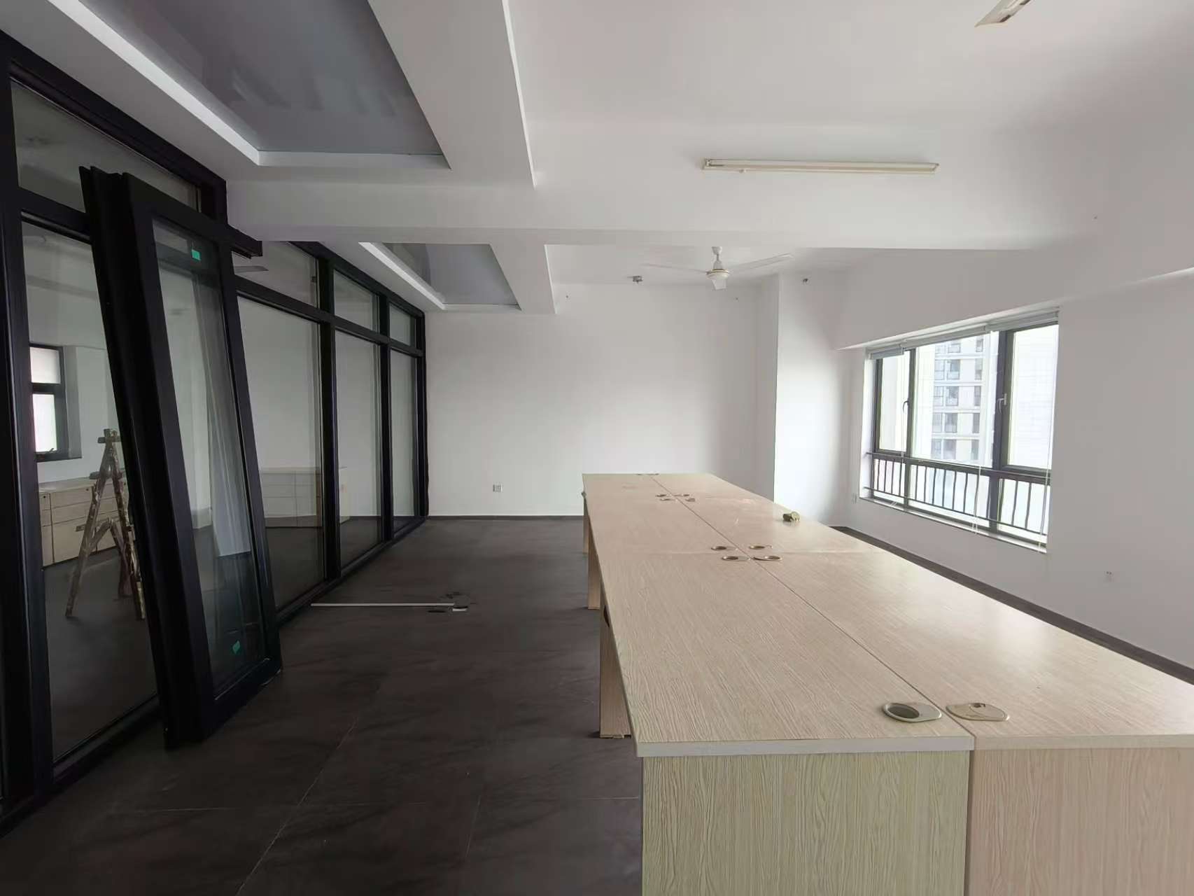 名门广场北区（二期）  6室1厅1卫   12000.00元/月室内图