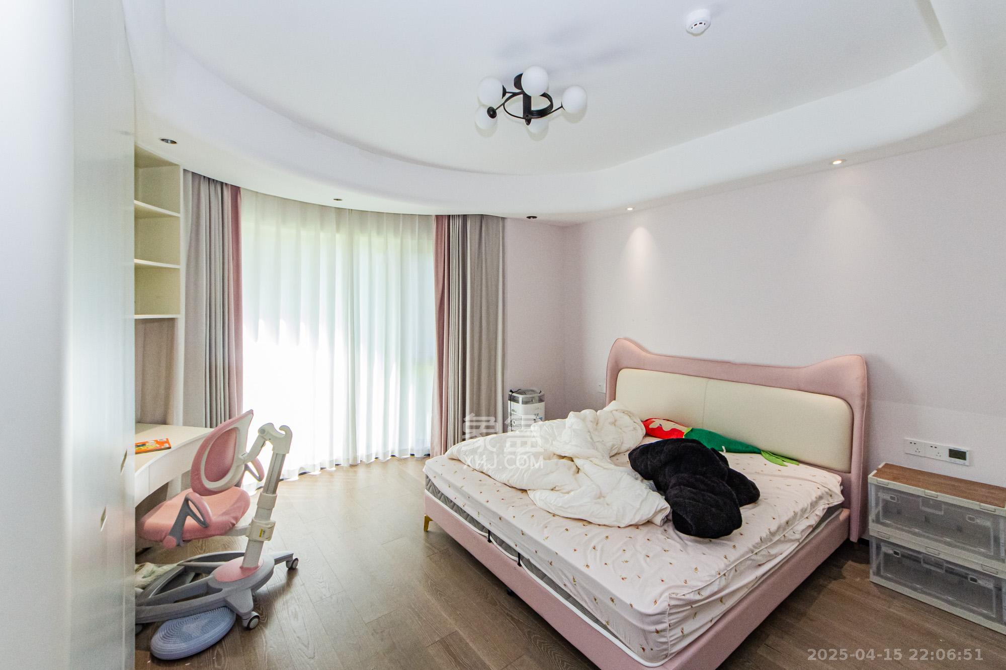 北辰三角洲D3区  6室3厅4卫    500.0万卧室