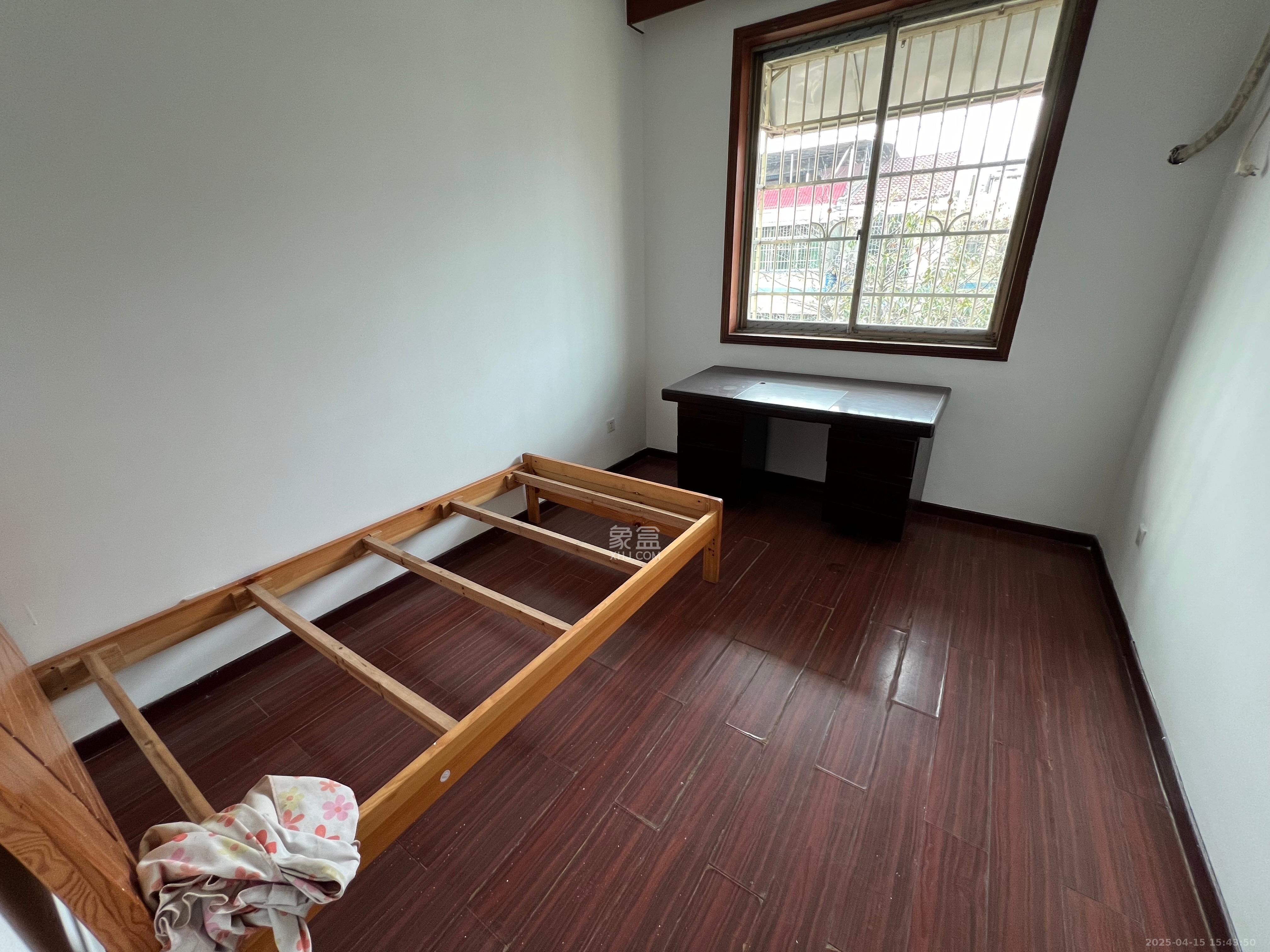兴联小区  3室2厅1卫   1400.00元/月室内图