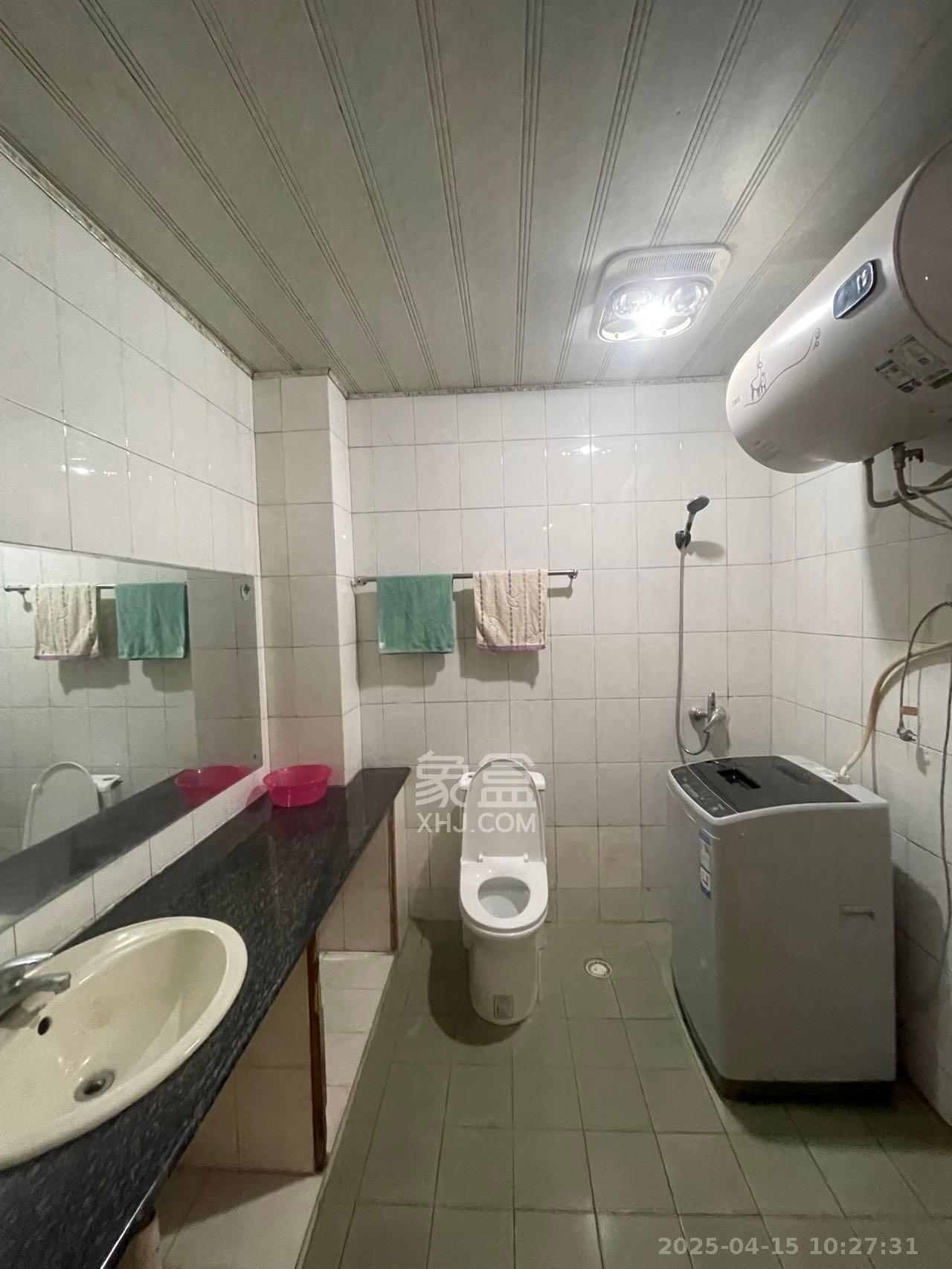 陈家湖小区  3室2厅2卫   2600.00元/月室内图