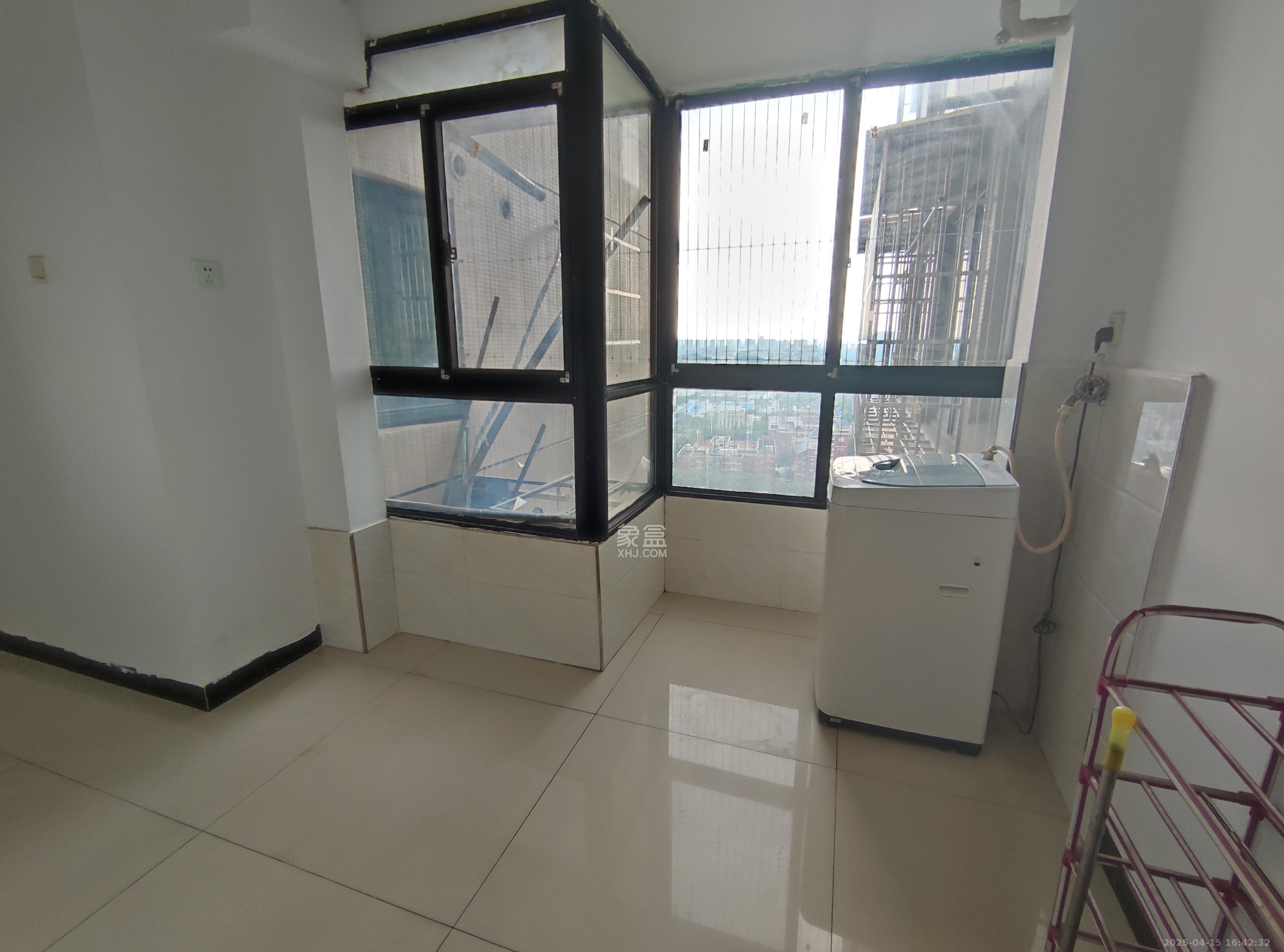 长房时代城 3室2厅1卫 2400.0元/月 长房时代城 3室2厅1卫 2400.0元/月室内图