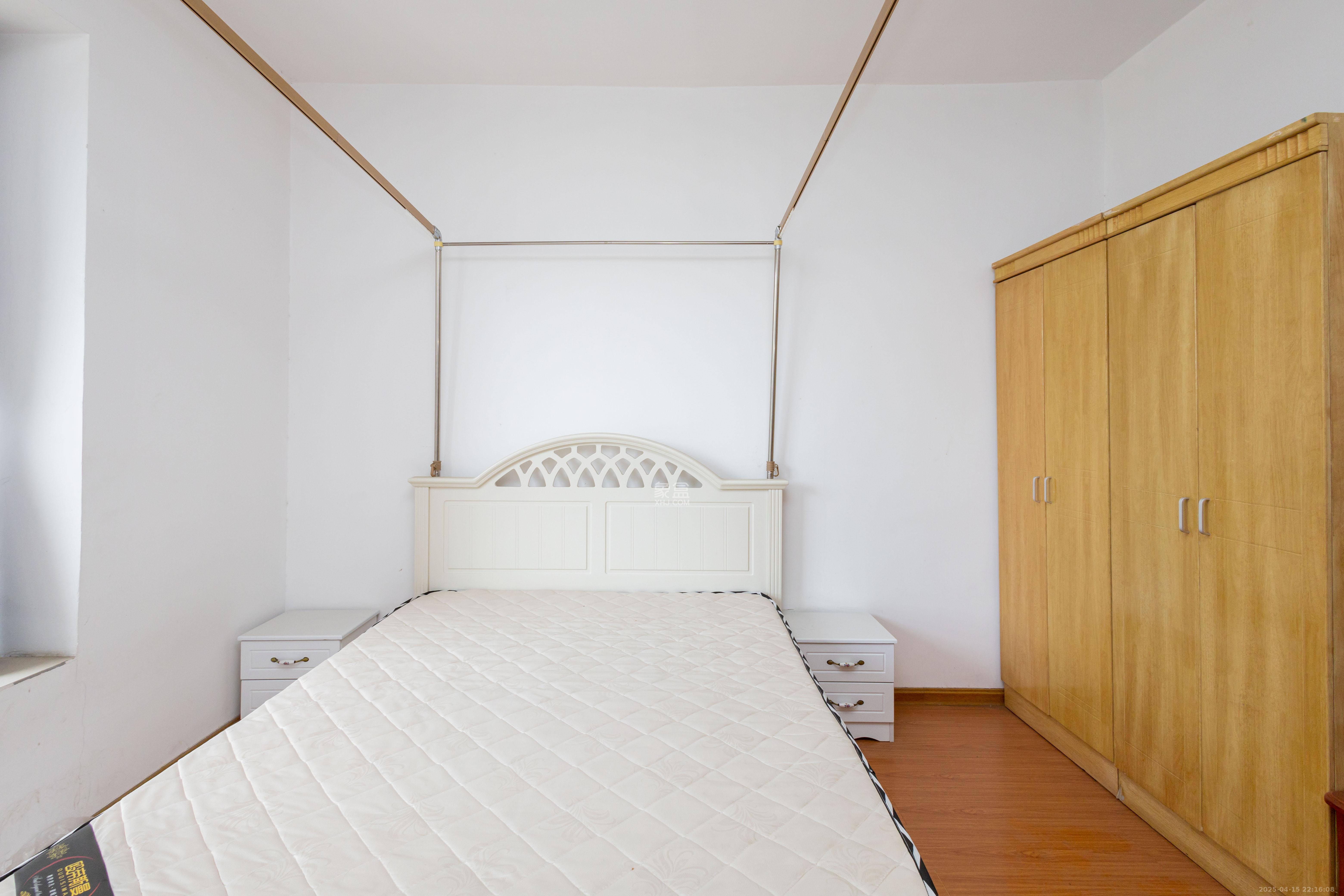 光明城市(星辰青年城) 3室2厅1卫 65.0万 光明城市(星辰青年城) 3室2厅1卫 65.0万卧室