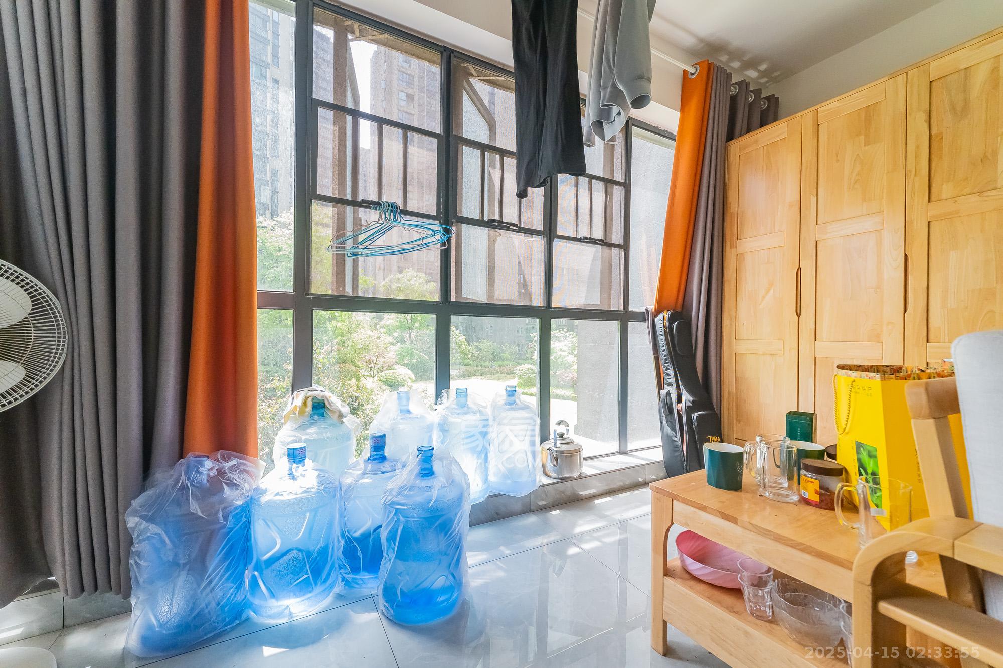 中建悦和城  4室2厅2卫   123.50万阳台