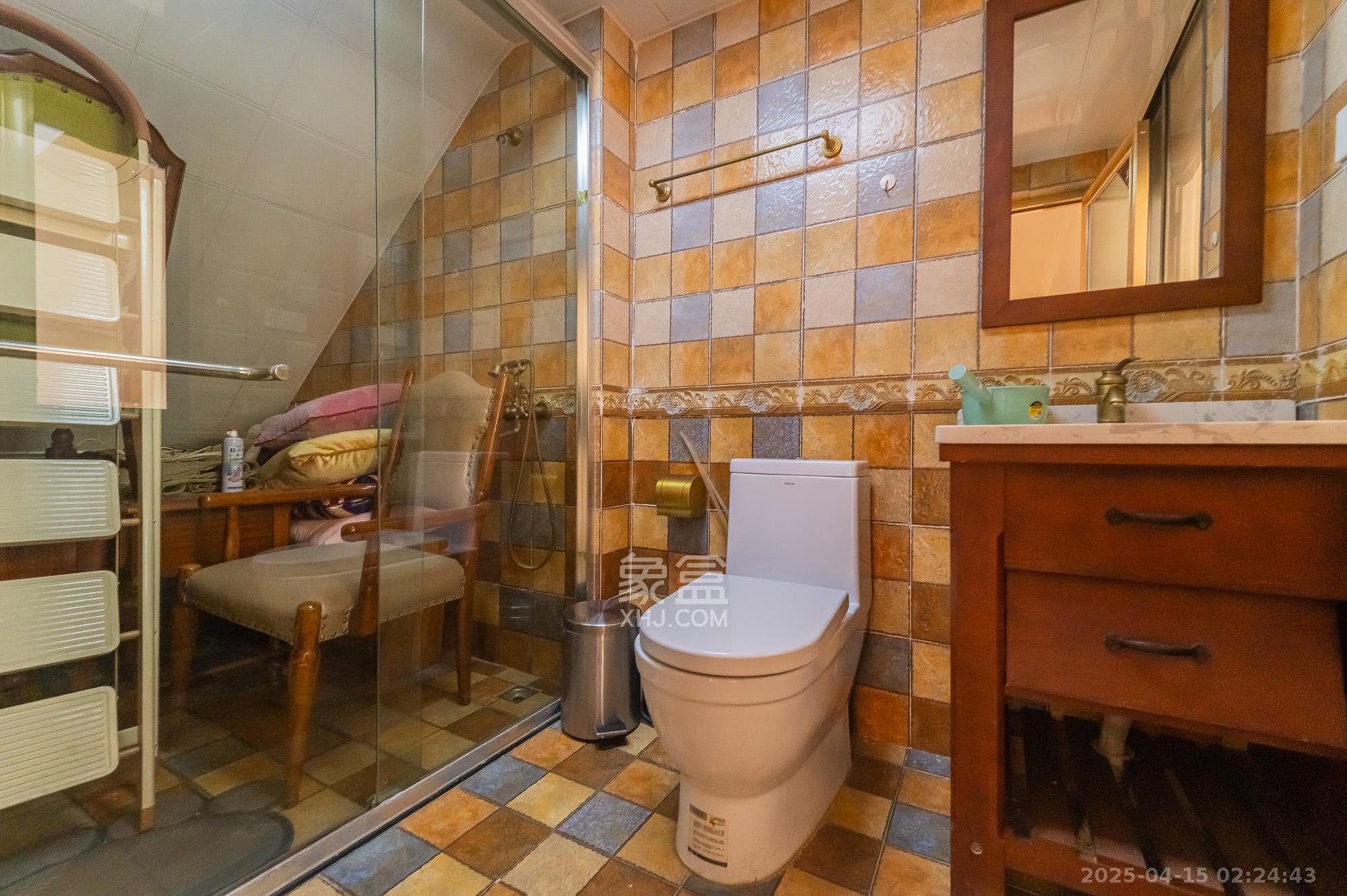 华润凤凰城一期 4室2厅1卫 199.8万 华润凤凰城一期 4室2厅1卫 199.8万卫生间