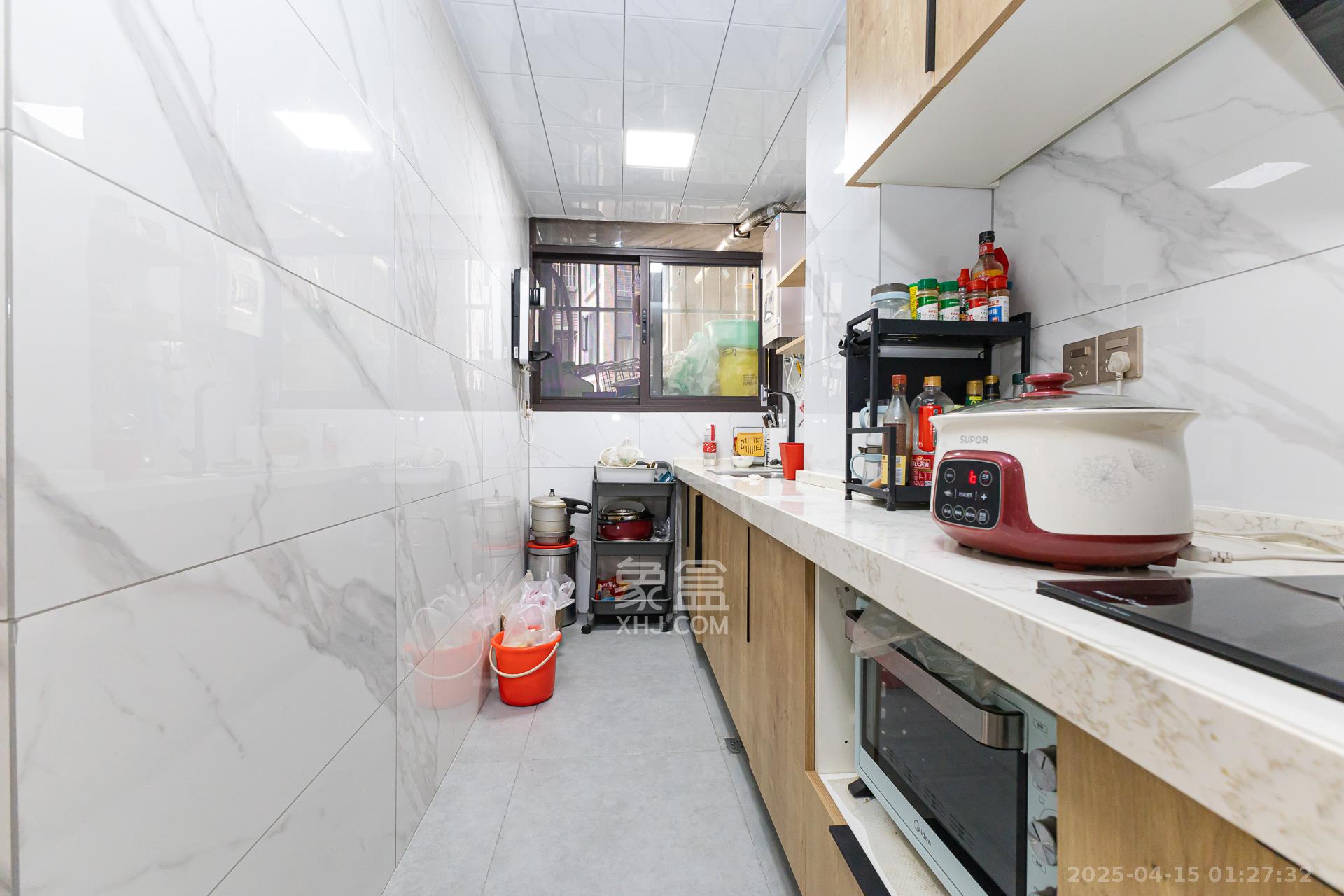 时代倾城五期  2室2厅1卫    72.5万 时代倾城五期  2室2厅1卫    72.5万厨房