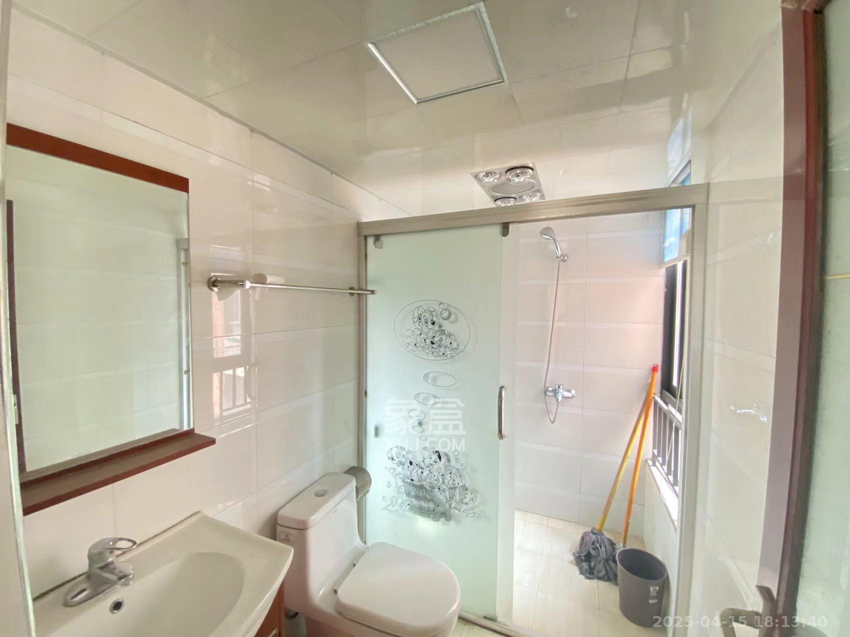 华润凤凰城二期  3室2厅1卫    1500.0元/月 华润凤凰城二期  3室2厅1卫    1500.0元/月室内图