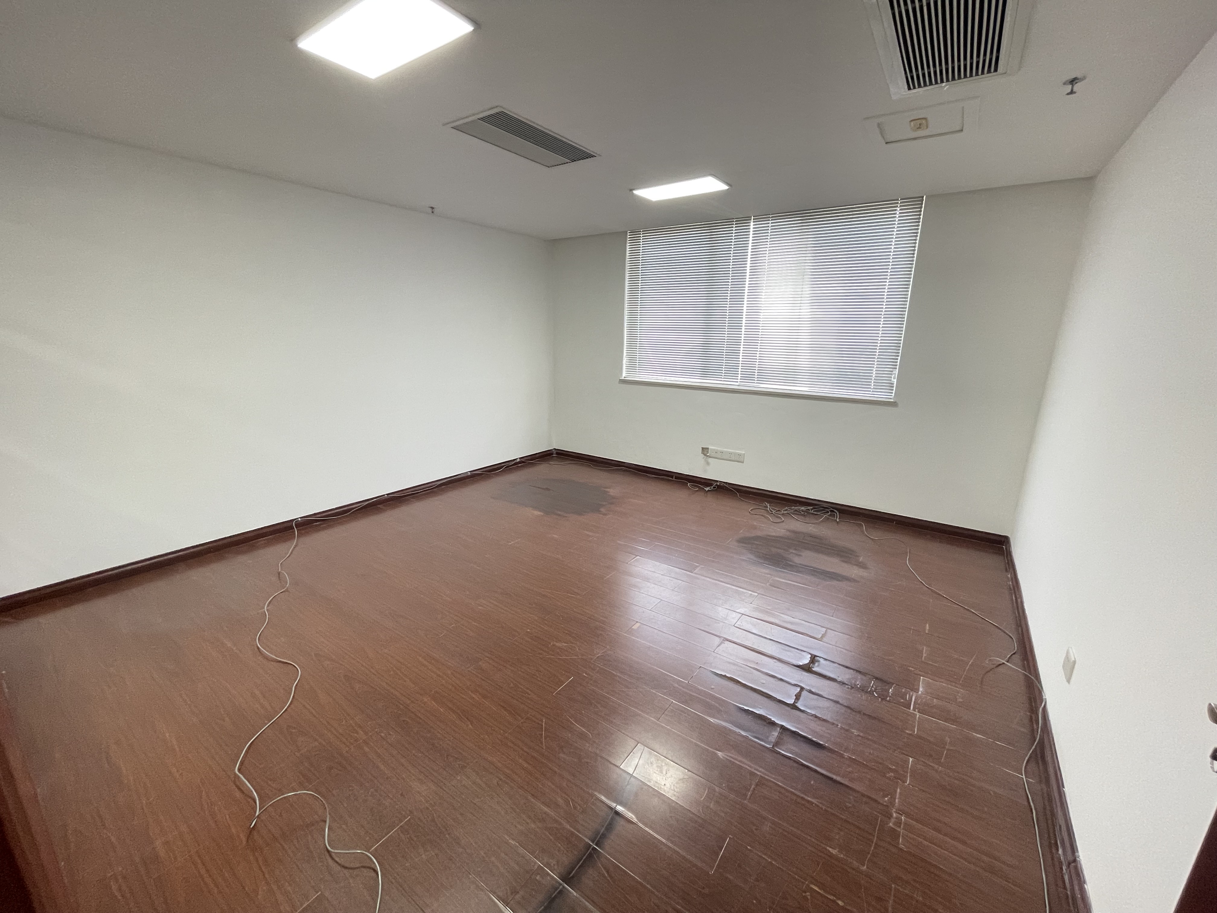 北京大厦  6室2厅2卫   12000.00元/月室内图