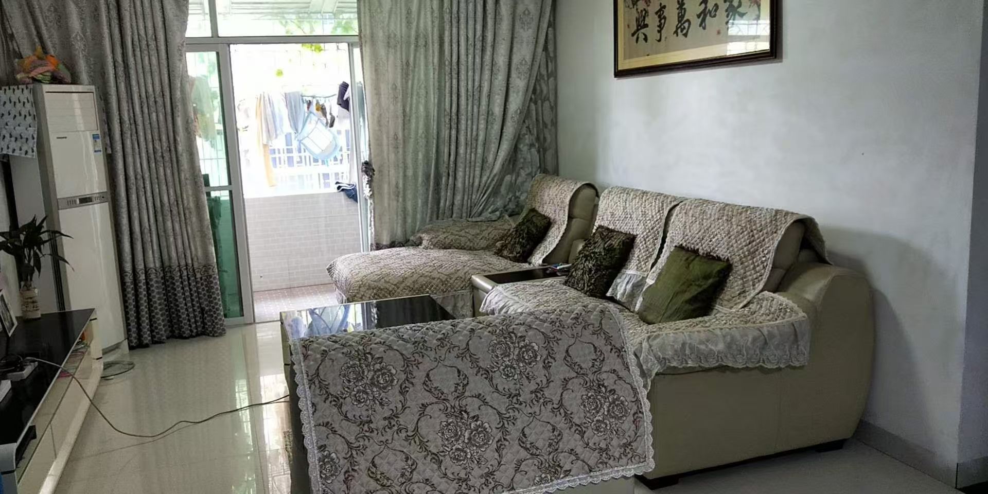 金湖雅居  3室2厅1卫   2000.00元/月室内图