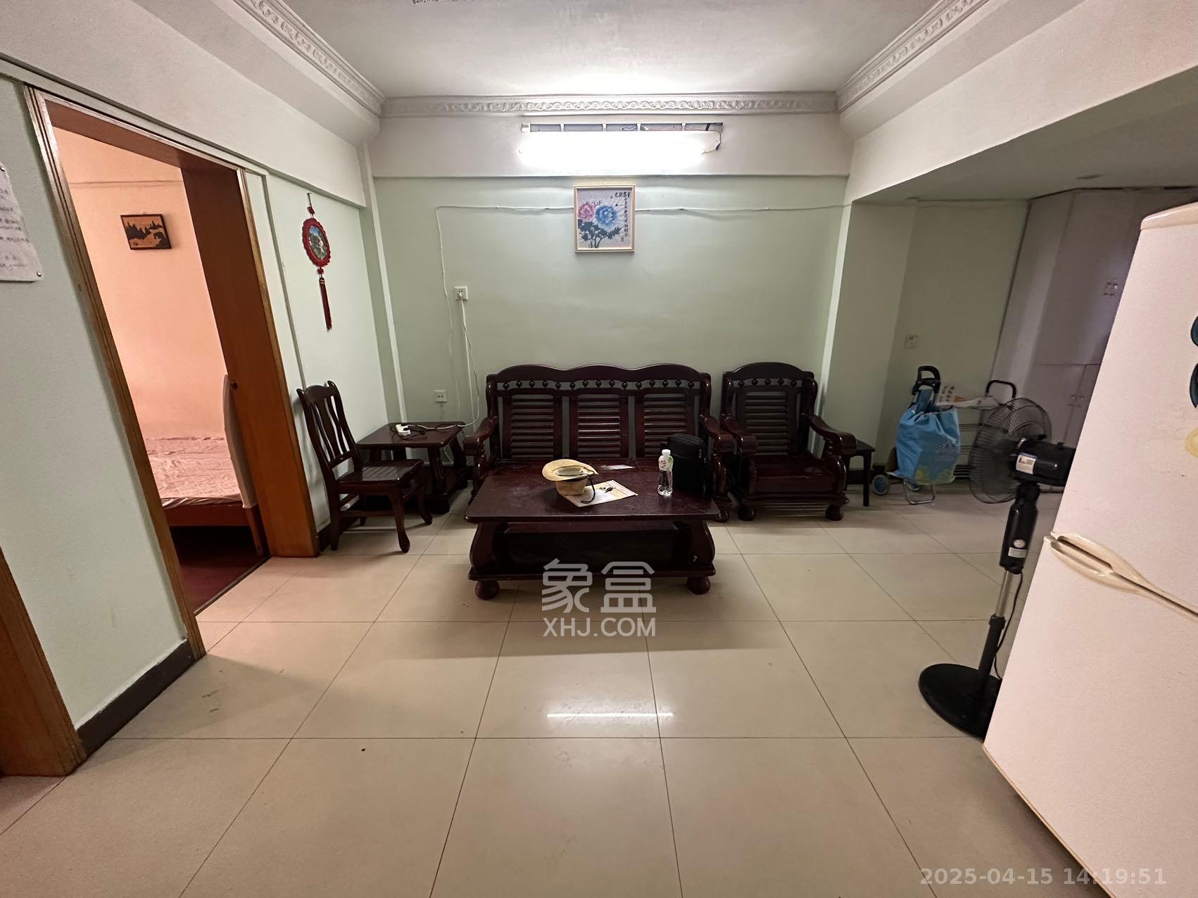 通泰街商居楼 3室2厅1卫 2000.0元/月 通泰街商居楼 3室2厅1卫 2000.0元/月室内图