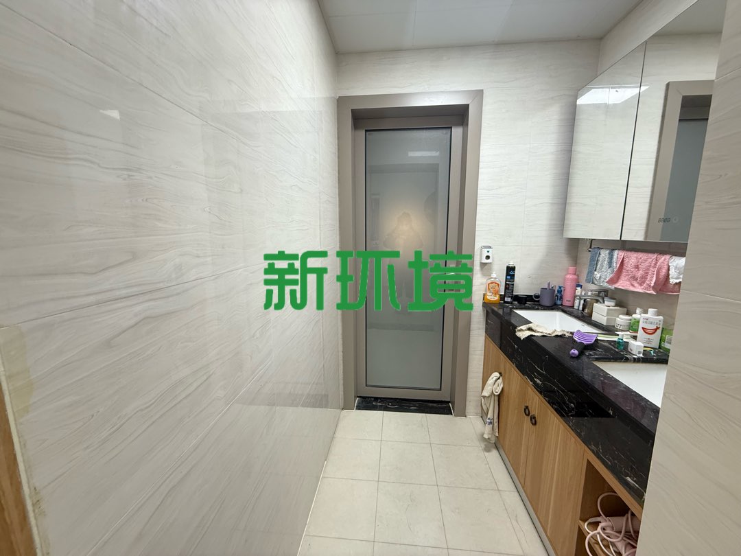欣业苑  1室0厅0卫   76.80万客厅