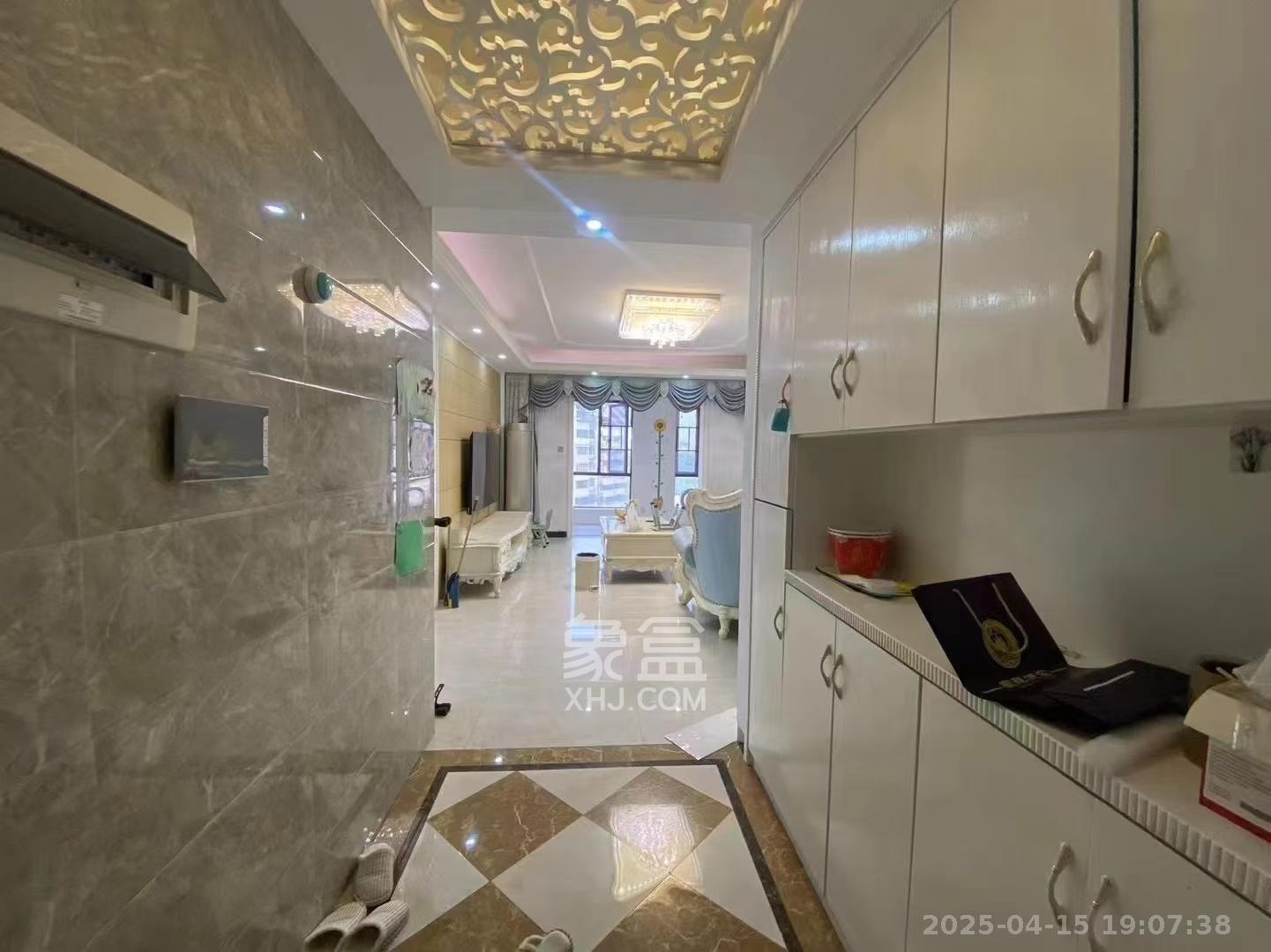 兴旺正佳广场(金石雅苑)  3室2厅1卫    3000.0元/月 兴旺正佳广场(金石雅苑)  3室2厅1卫    3000.0元/月室内图